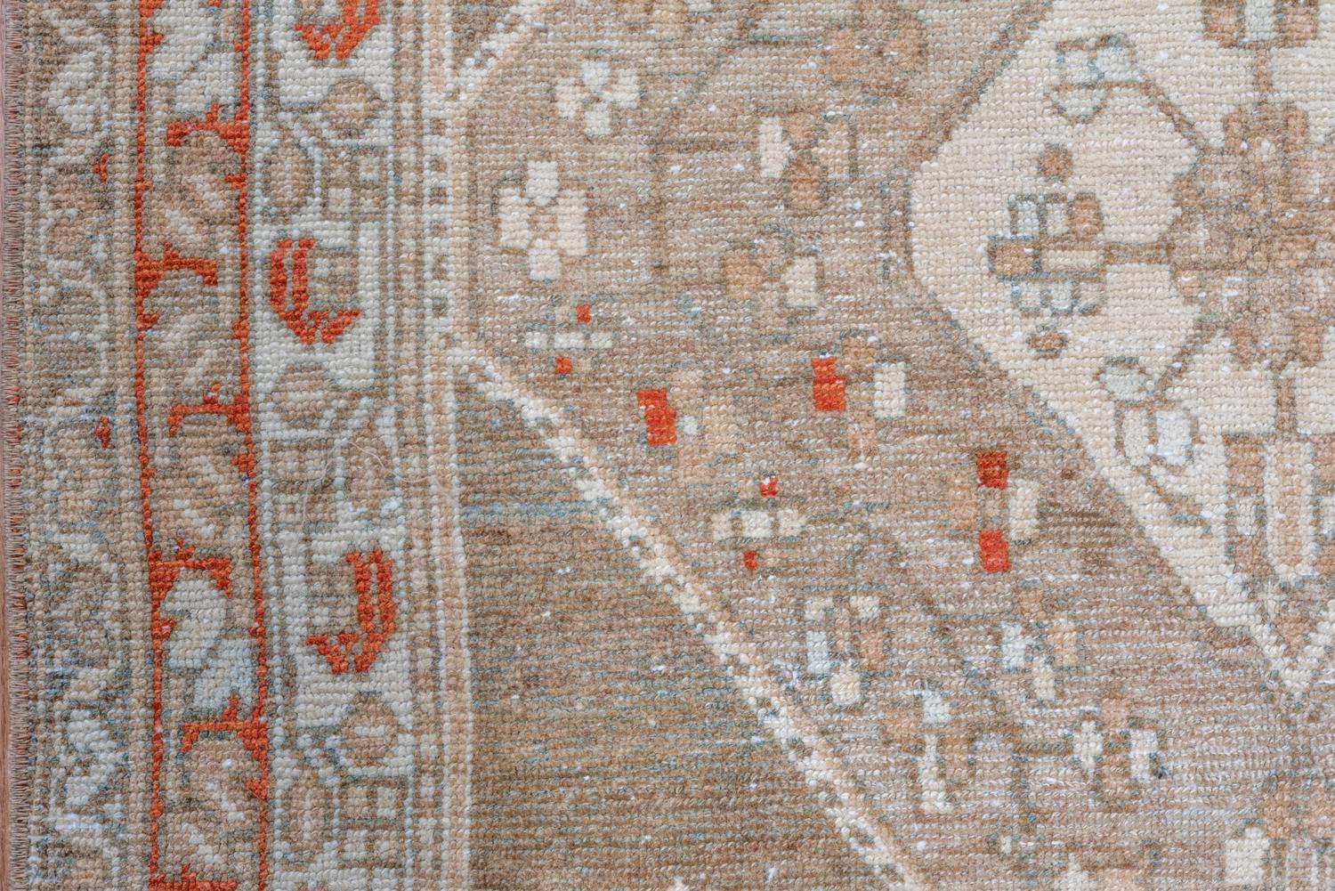Malayer-Läufer im Vintage-Stil mit Diamantmedaillons (20. Jahrhundert) im Angebot