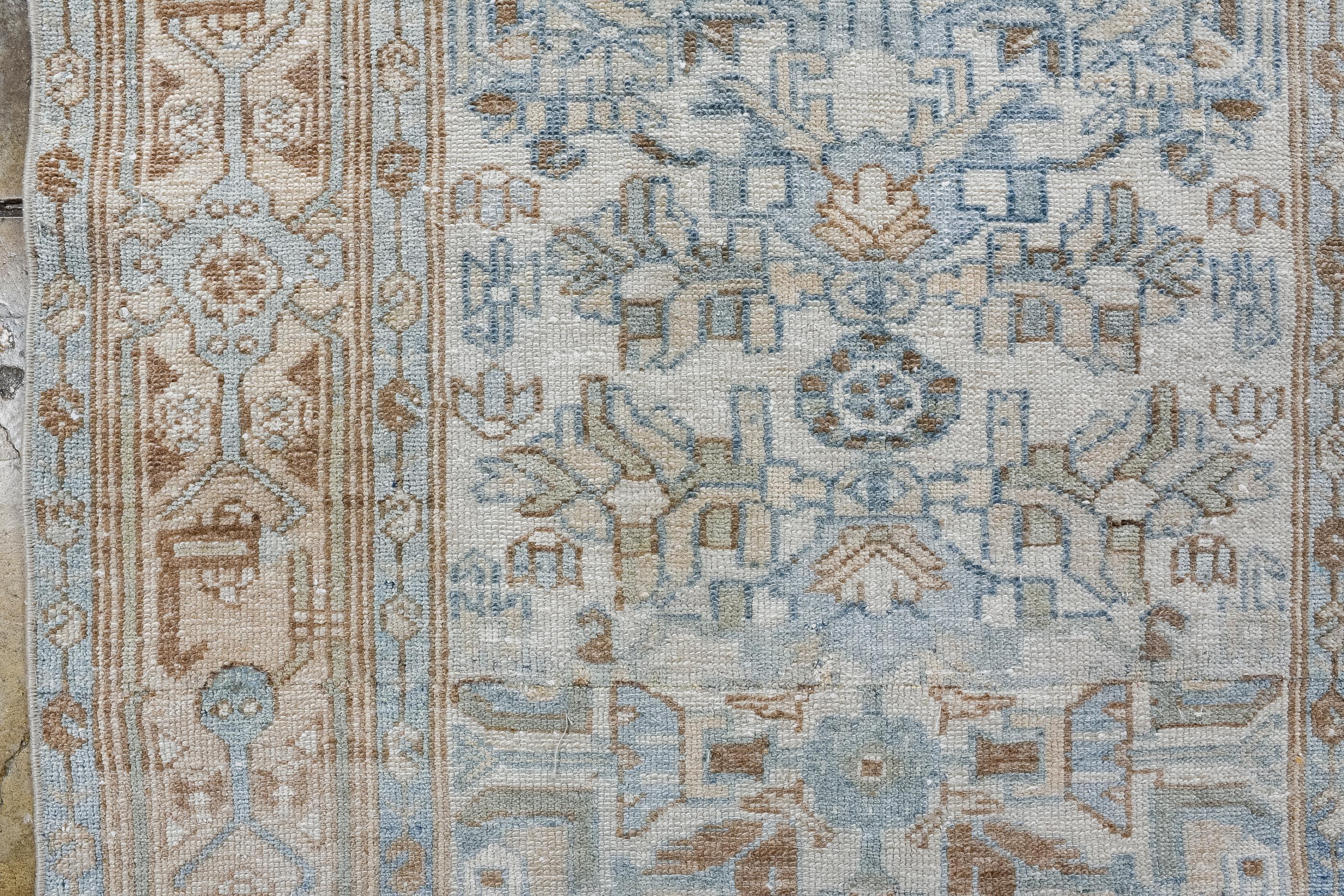 Vintage Malayer with Beige Field and  Blue Designs In Good Condition For Sale In New York, NY