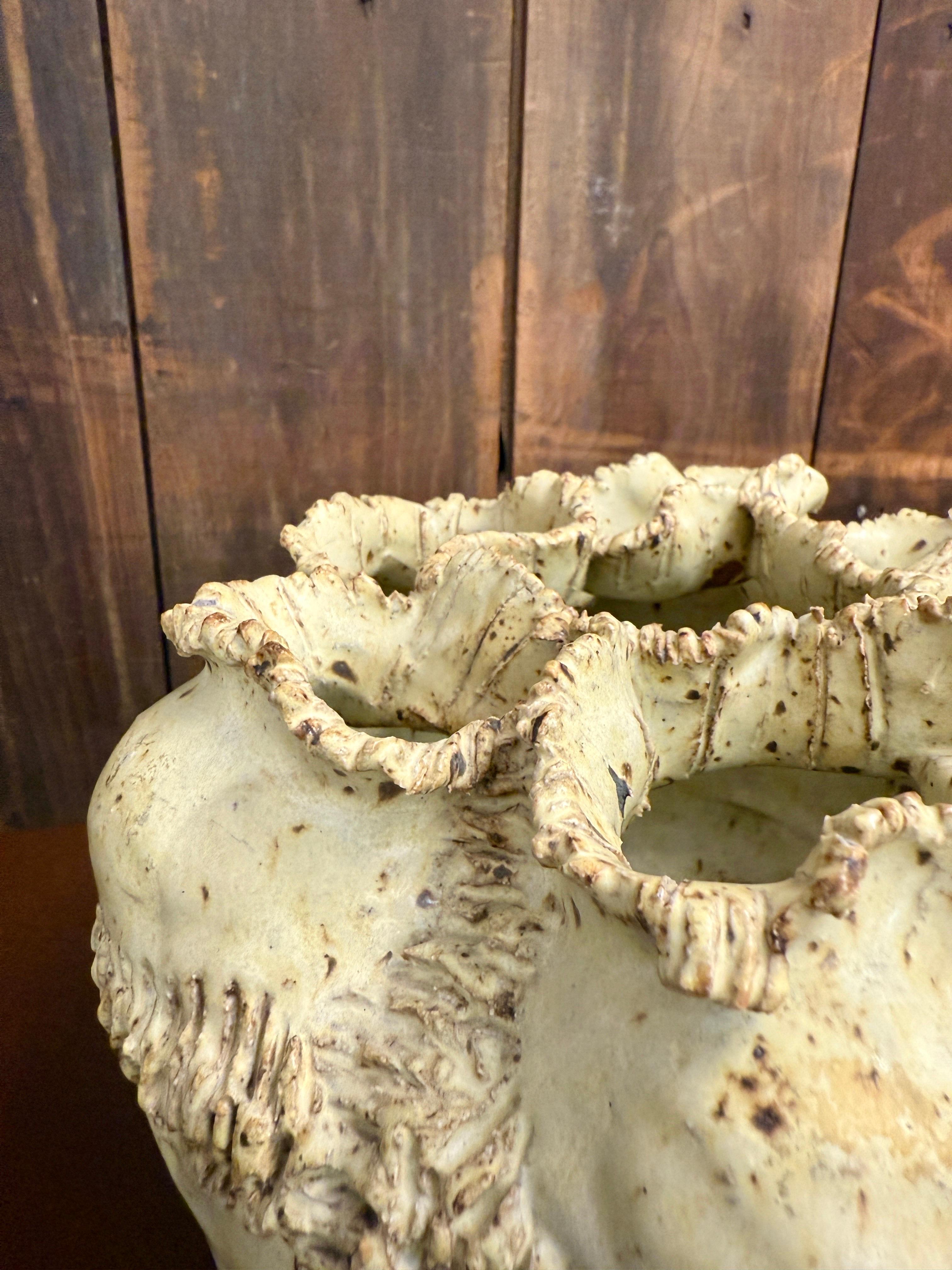 Vase maltais vintage en faïence fabriqué à la main Bon état - En vente à North Miami, FL