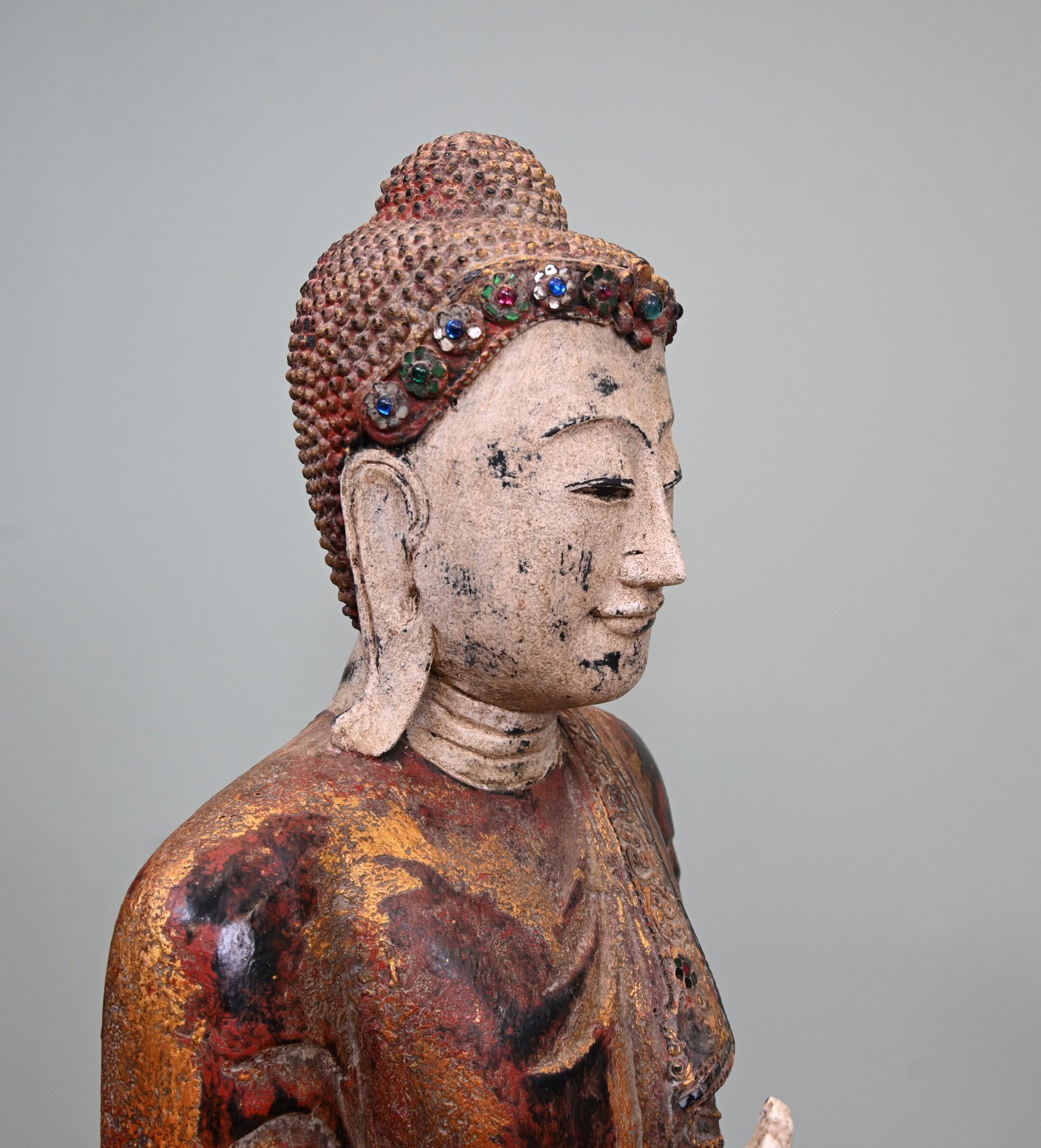 Mandalay-Buddha-Statue im Vintage-Stil, stehende burmesische buddhistische Kunst 1930 (Mitte des 20. Jahrhunderts)