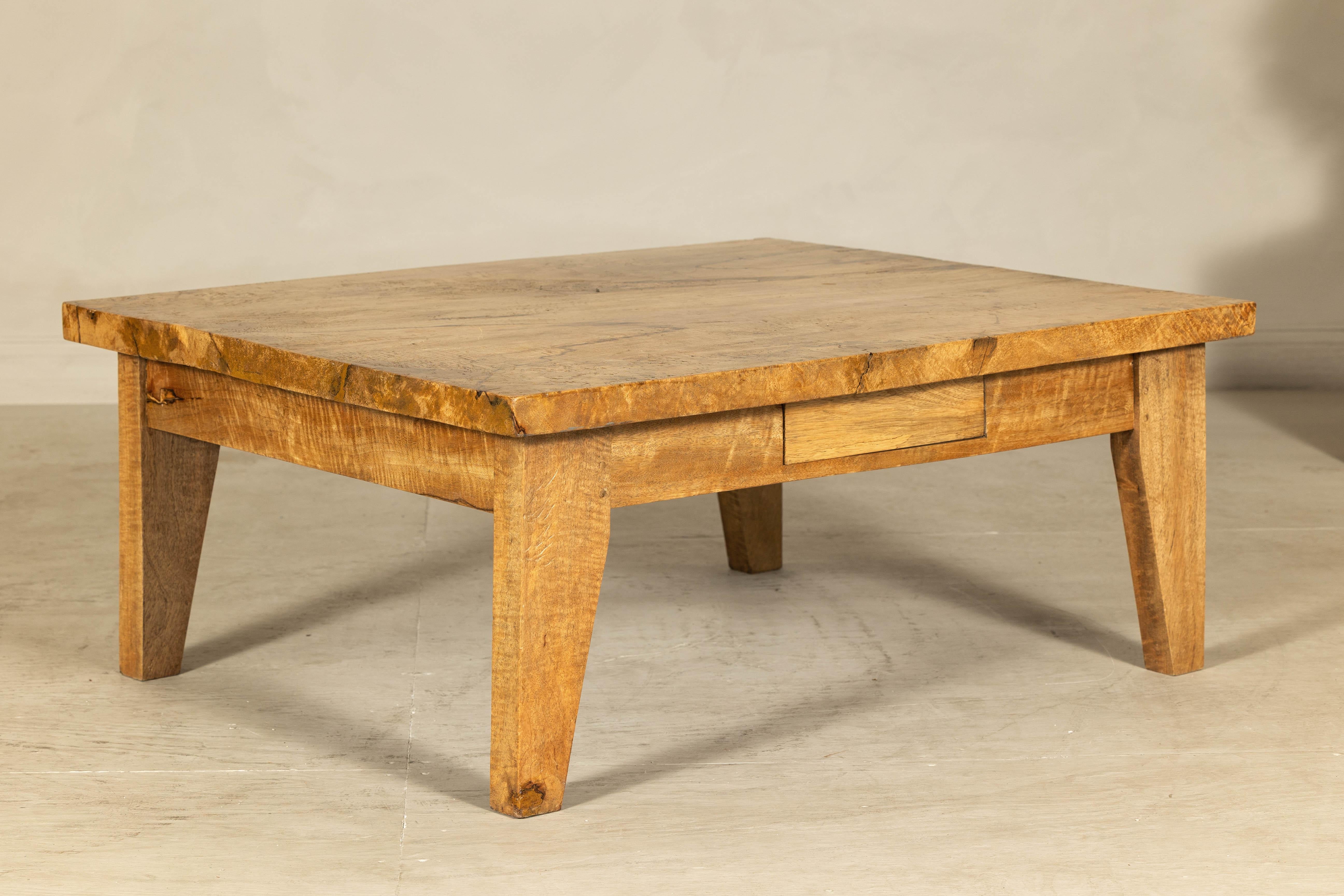 Table basse vintage Mango avec tiroir et pieds fuselés en vente 7