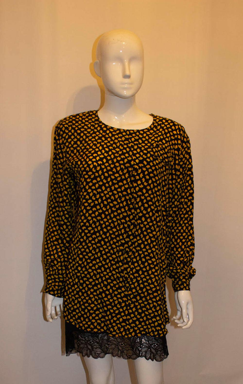 Vintage Mani Yellow  and Black Leaf Print Silk Blouse In Good Condition For Sale In London, GB