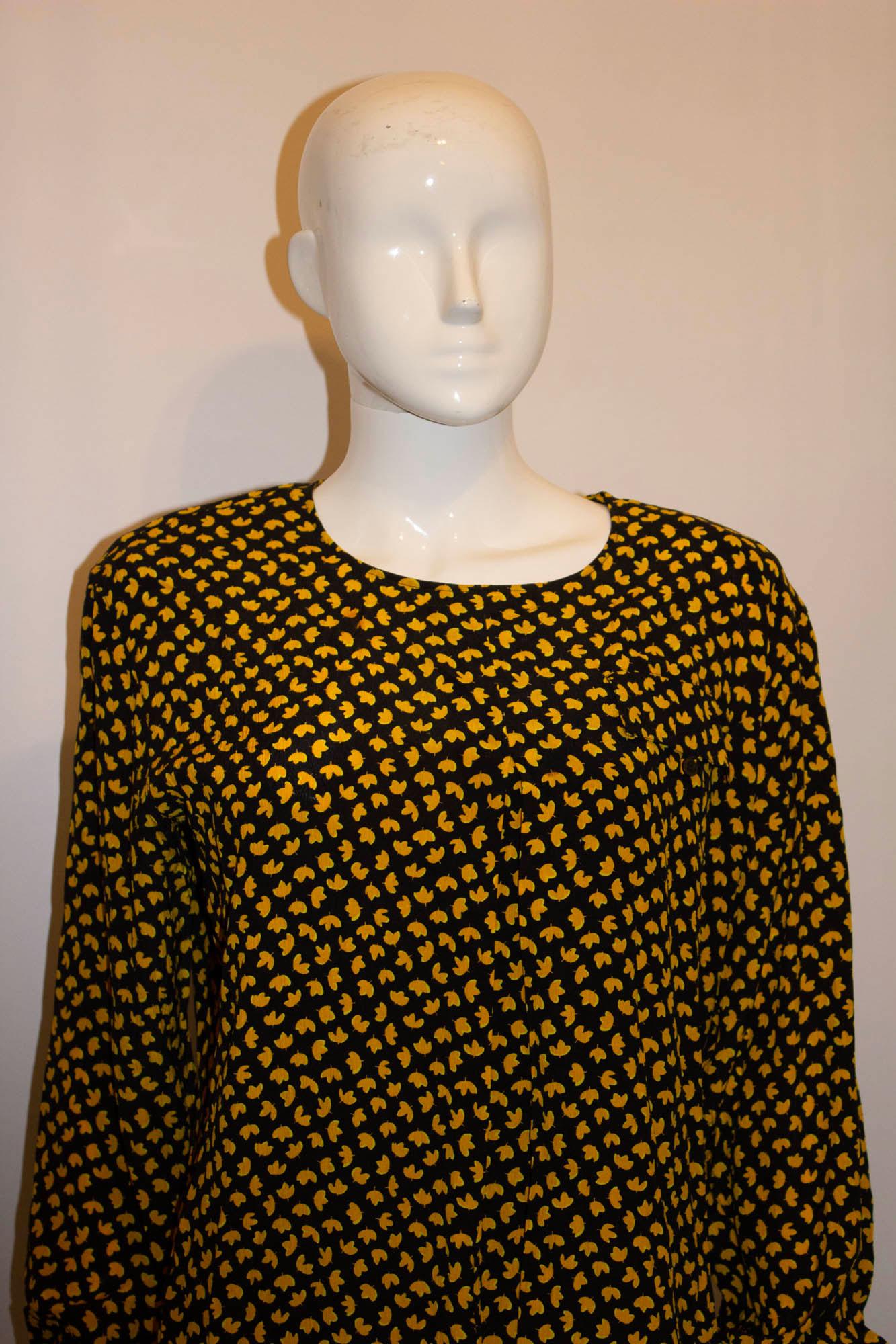 Vintage Mani Yellow  and Black Leaf Print Silk Blouse For Sale 2
