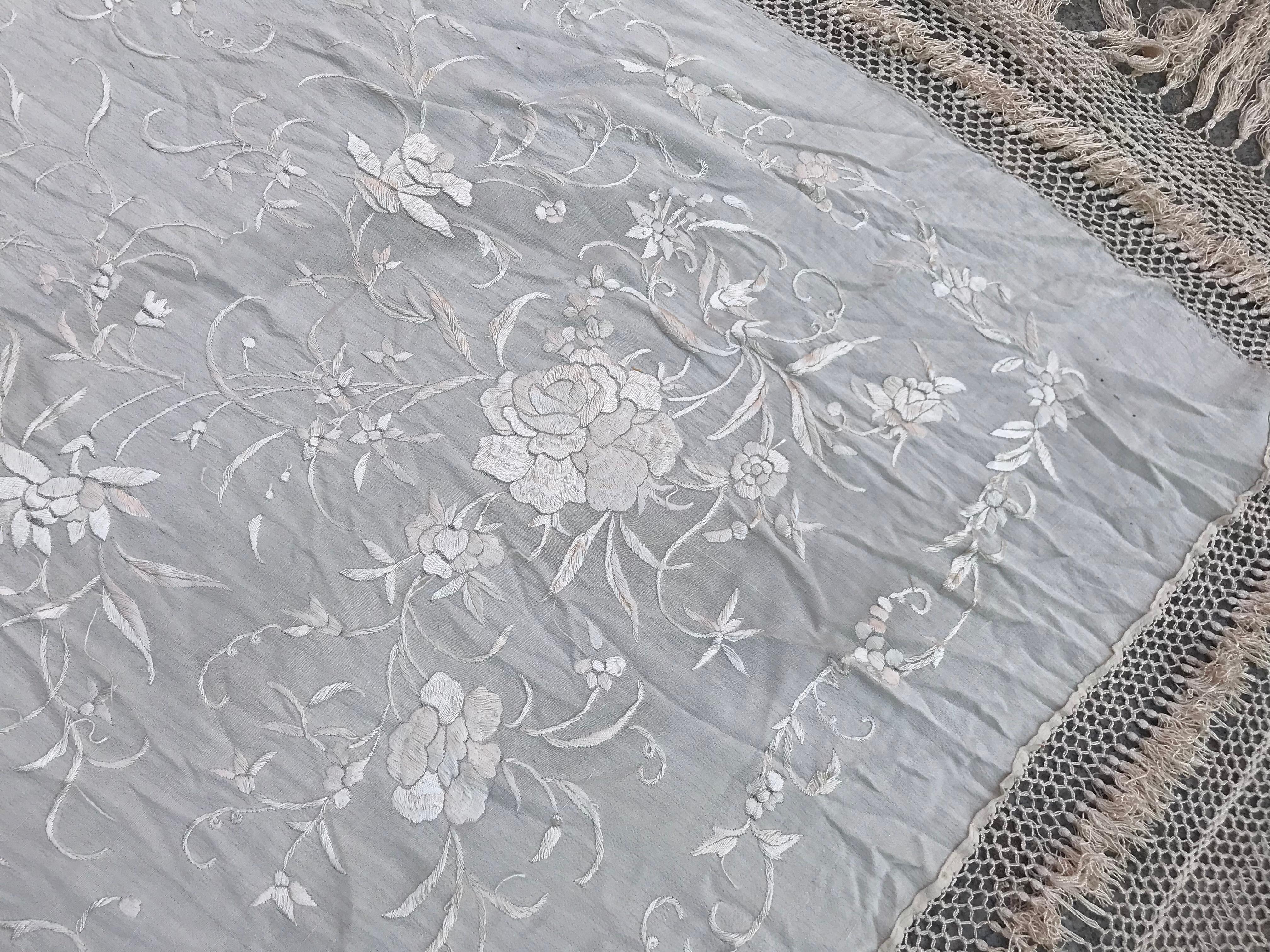 Embroidered Vintage Manila Shawl, Tablecloth Chinese Embroidery For Sale
