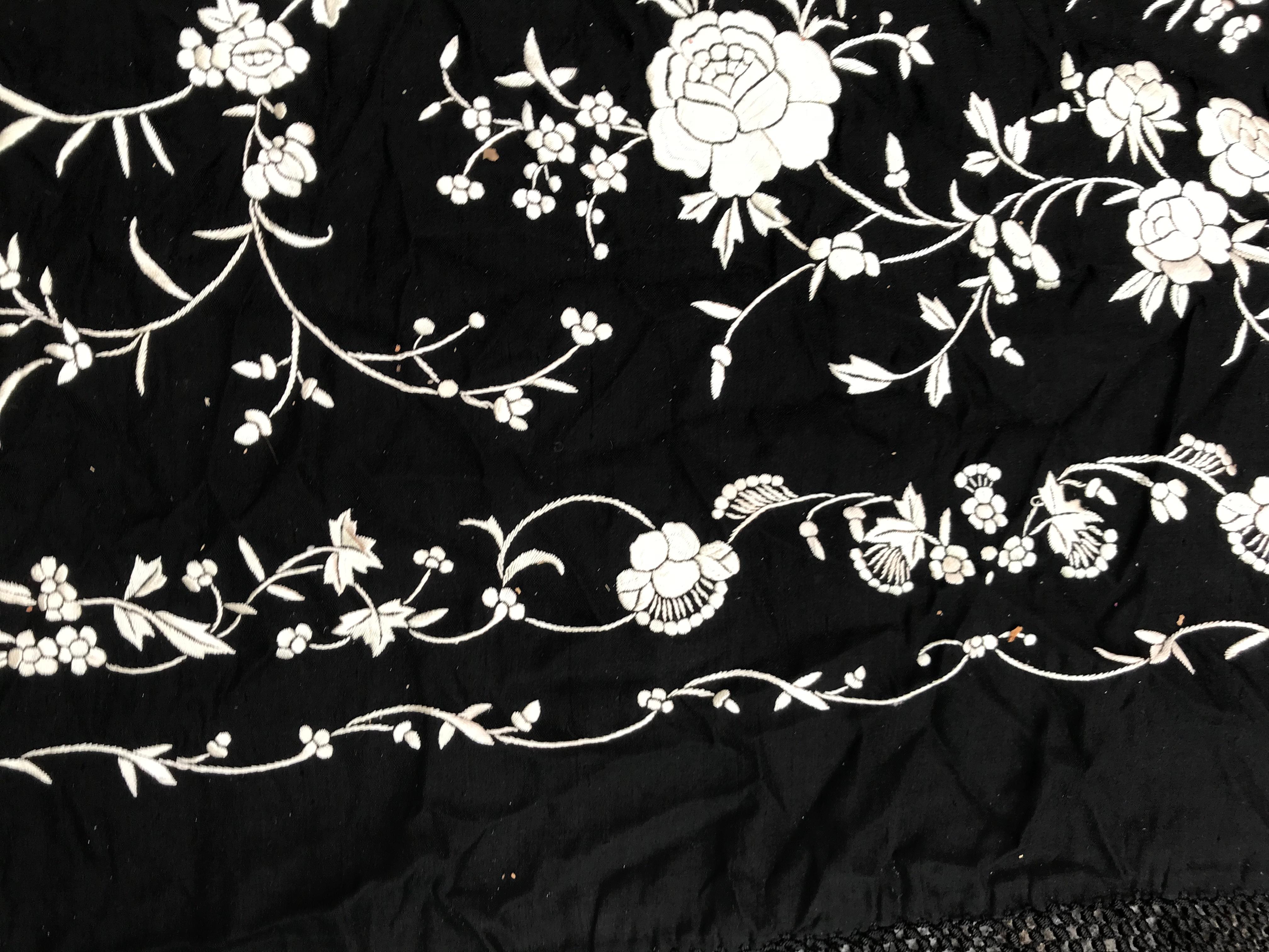 Embroidered Vintage Manila Shawl, Tablecloth Chinese Embroidery For Sale