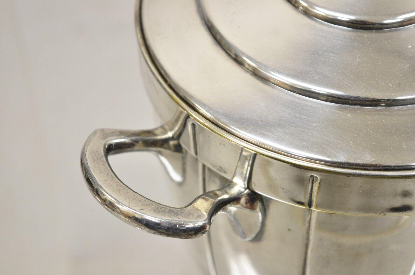 Vintage Manning-Bowman & Co Modern Silver Plated Lidded Ice Bucket In Good Condition For Sale In Philadelphia, PA