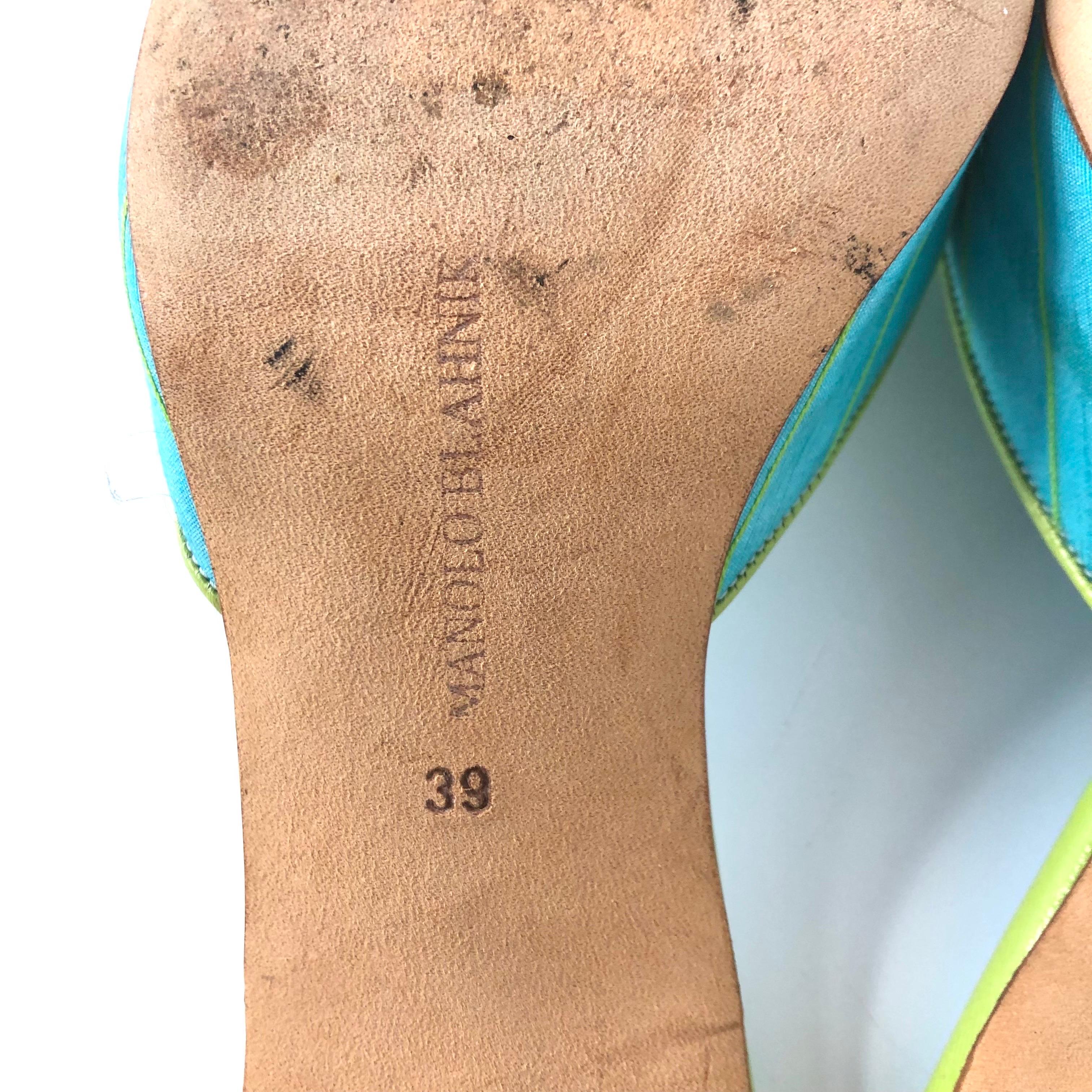 Vintage Manolo Blahnik Bow Lace Up Pinstripe Pointed Toe 39 im Angebot 2