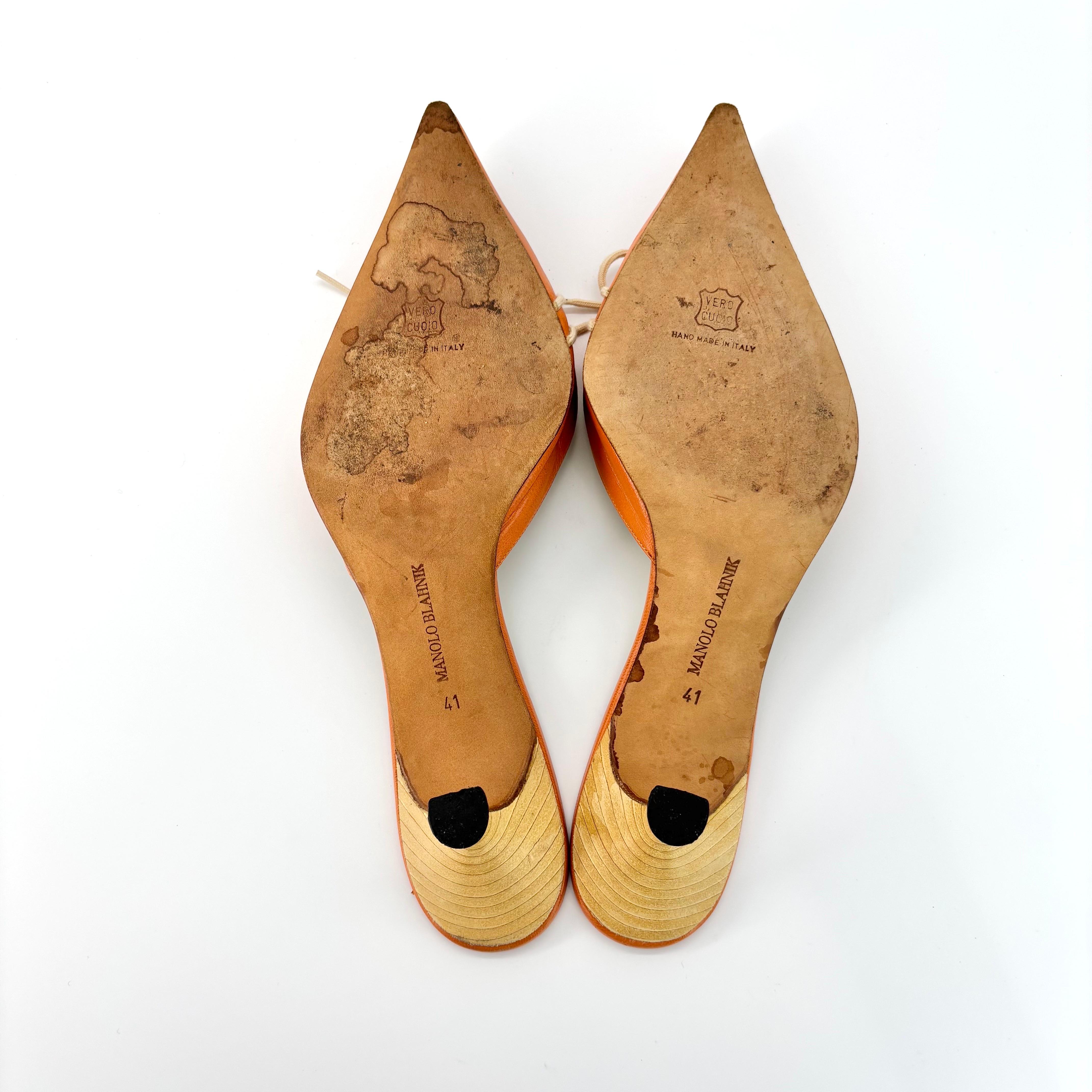 Vintage Manolo Blahnik Schleife Orange Spitze Kitten Heel Slip On Mules 41 im Angebot 3