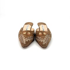 Vintage Manolo Blahnik Brown Suede Embroidered Pointed Toe Kitten Heel Mule 35.5