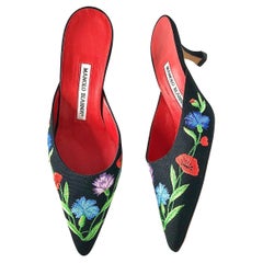 Vintage Manolo Blahnik Broderie florale Kitten Heel Pointed Toe Mules Pumps 37