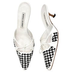 Vintage Manolo Blahnik Houndstooth Bow Pointed Toe Kitten Heel Mules Pumps 40.5