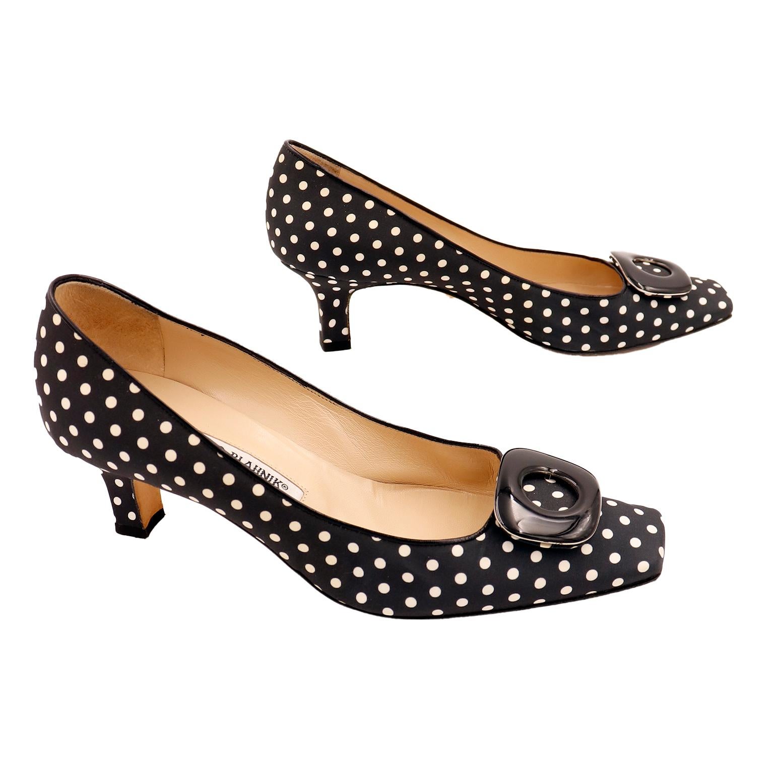 Vintage Manolo Blahnik Shoes Black & White Polka Dot Pumps w Low Heels & Buckles In Good Condition For Sale In Portland, OR