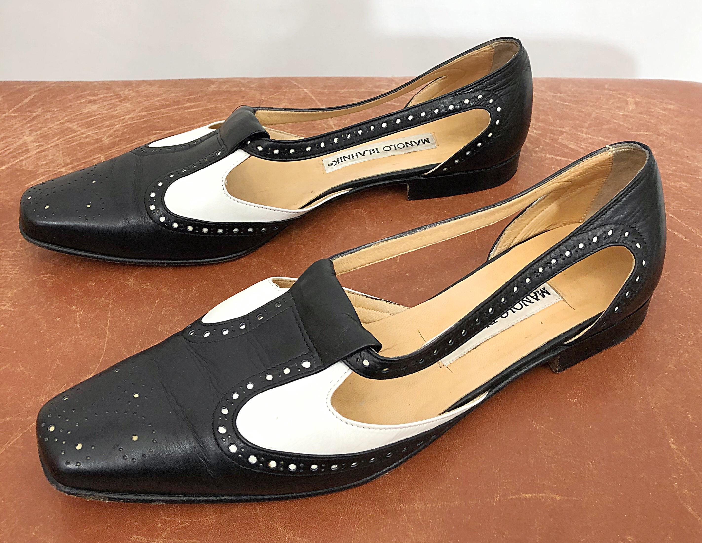 Vintage Manolo Blahnik Spectator-Flats / Schuhe in Schwarz und Weiß, Vintage, Größe 38,5 / 8,5 Damen im Angebot