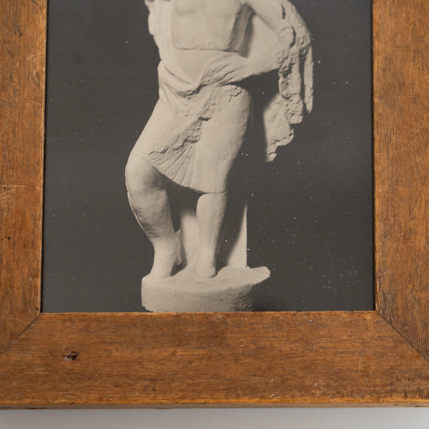 Vintage Manolo Hugué Schwarz-Weiß-Fotografie von Skulptur  CIRCA 1960  Gerahmt (Holz) im Angebot