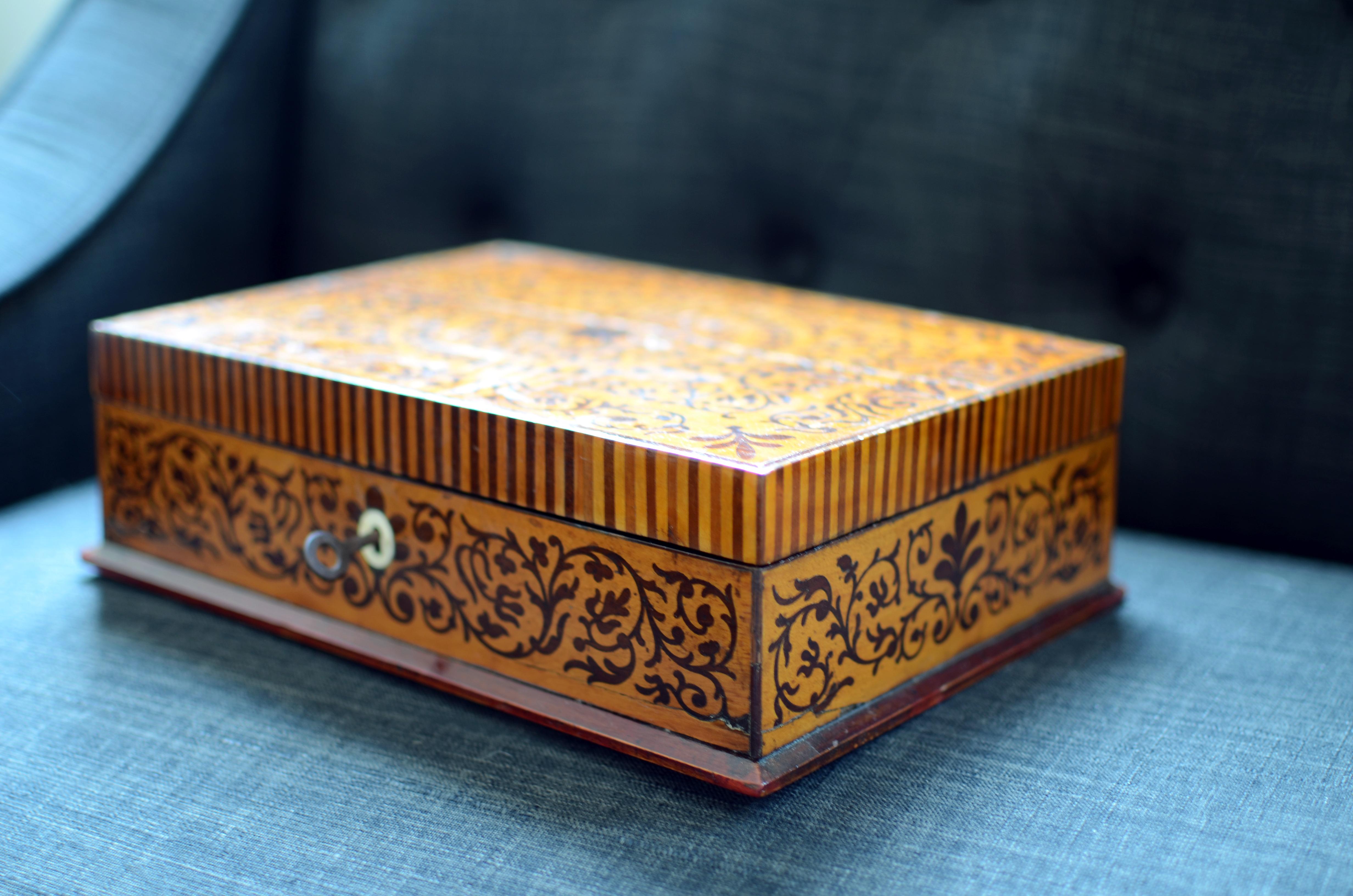 Art Nouveau Vintage Maple and Mahogany Veneered Marquetry Jewelry Box