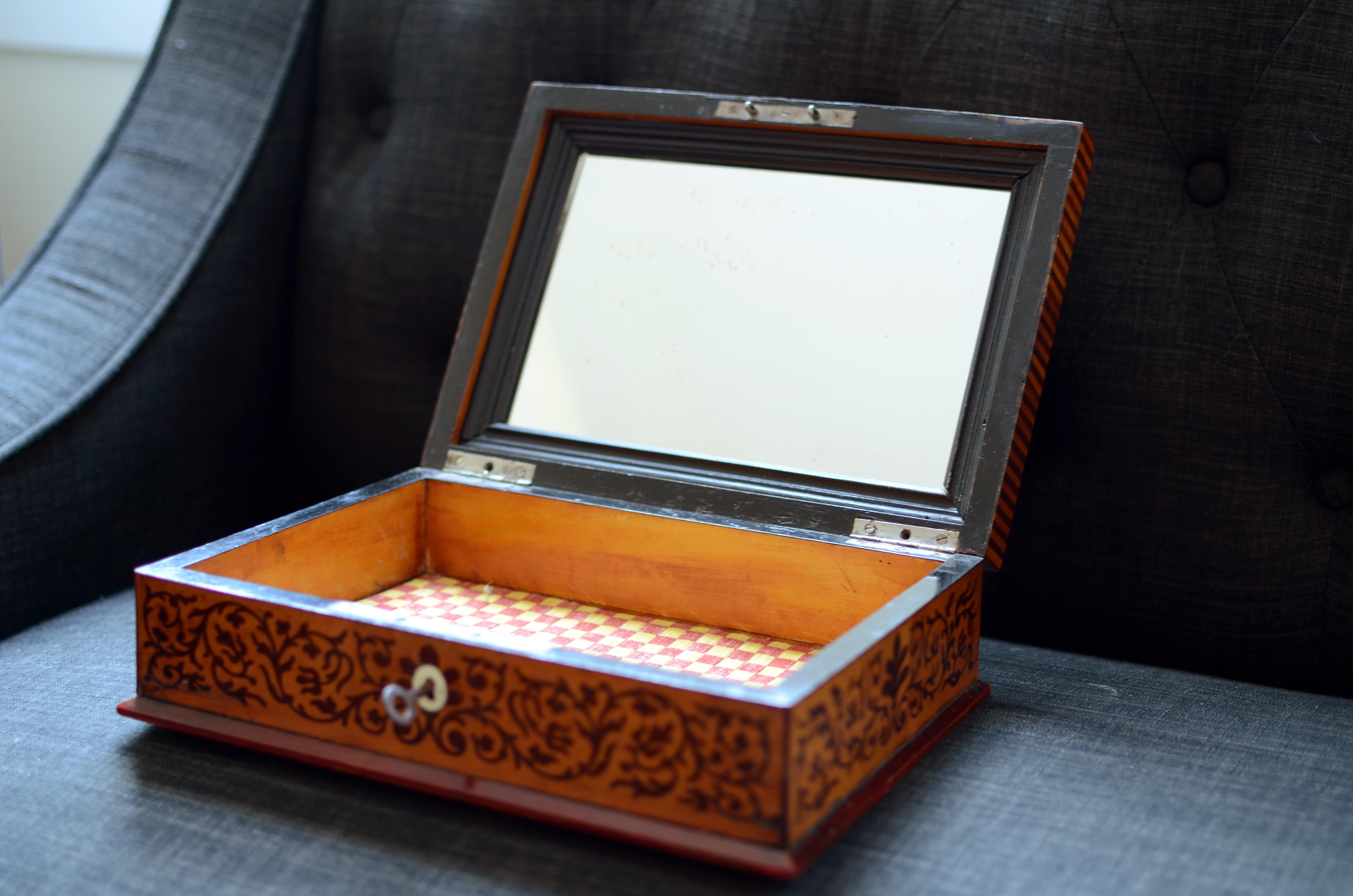 German Vintage Maple and Mahogany Veneered Marquetry Jewelry Box