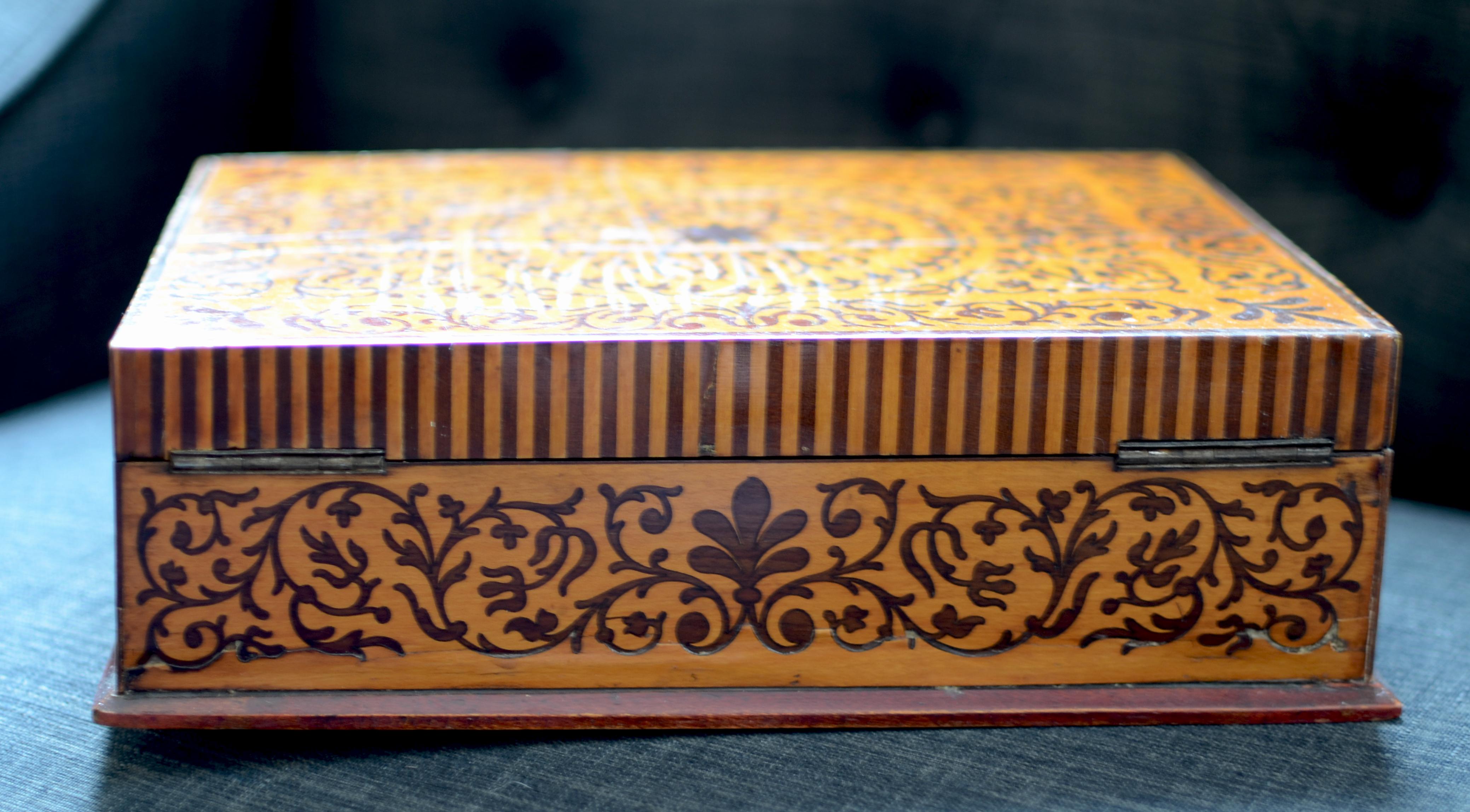 Hand-Crafted Vintage Maple and Mahogany Veneered Marquetry Jewelry Box