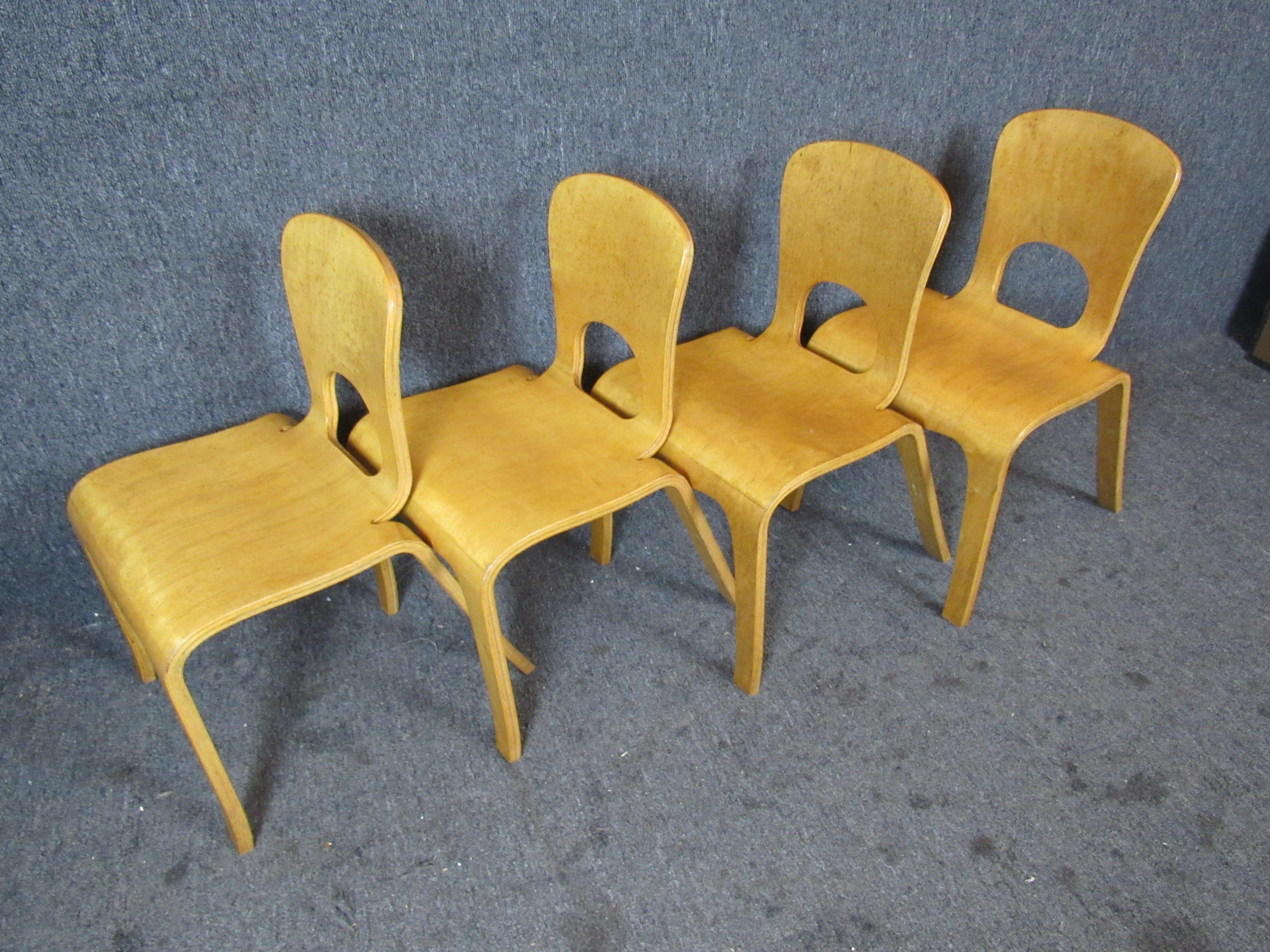 Vintage Maple Bentwood Woodcrest Children's Chairs In Good Condition In Brooklyn, NY