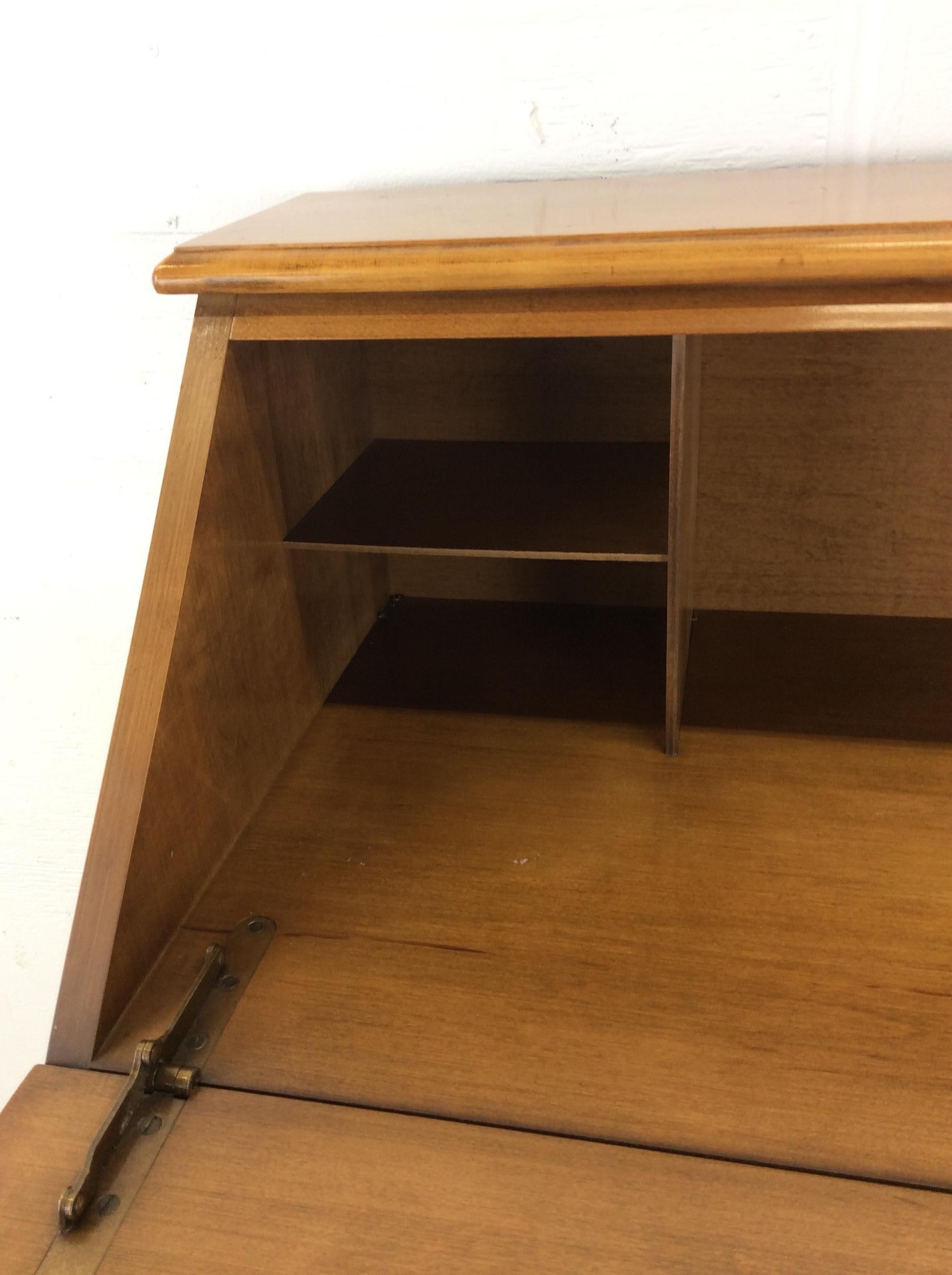 Vintage-Schreibtisch aus Ahornholz mit ausziehbarer Front im Angebot 11