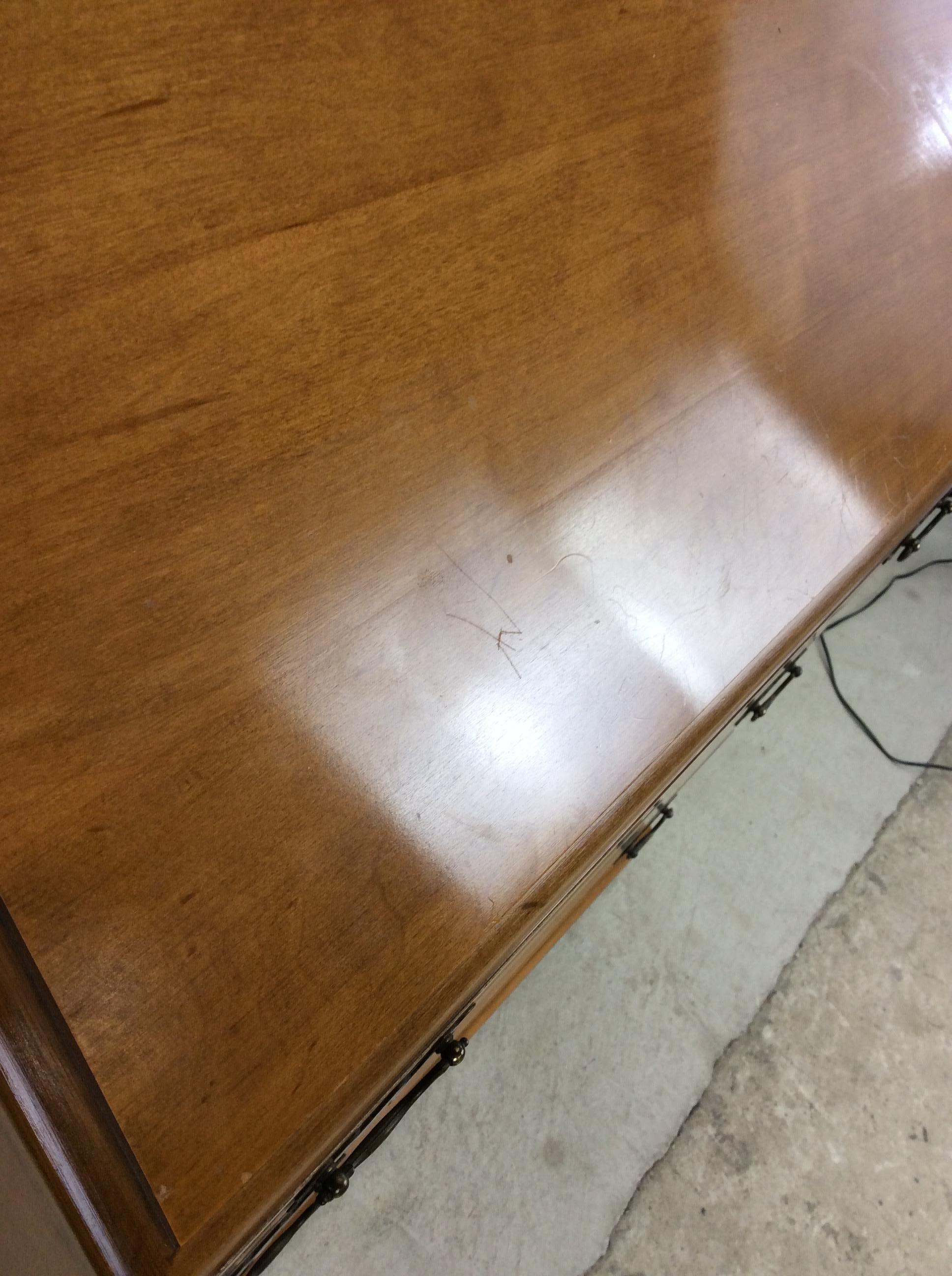 Vintage-Schreibtisch aus Ahornholz mit ausziehbarer Front im Angebot 1