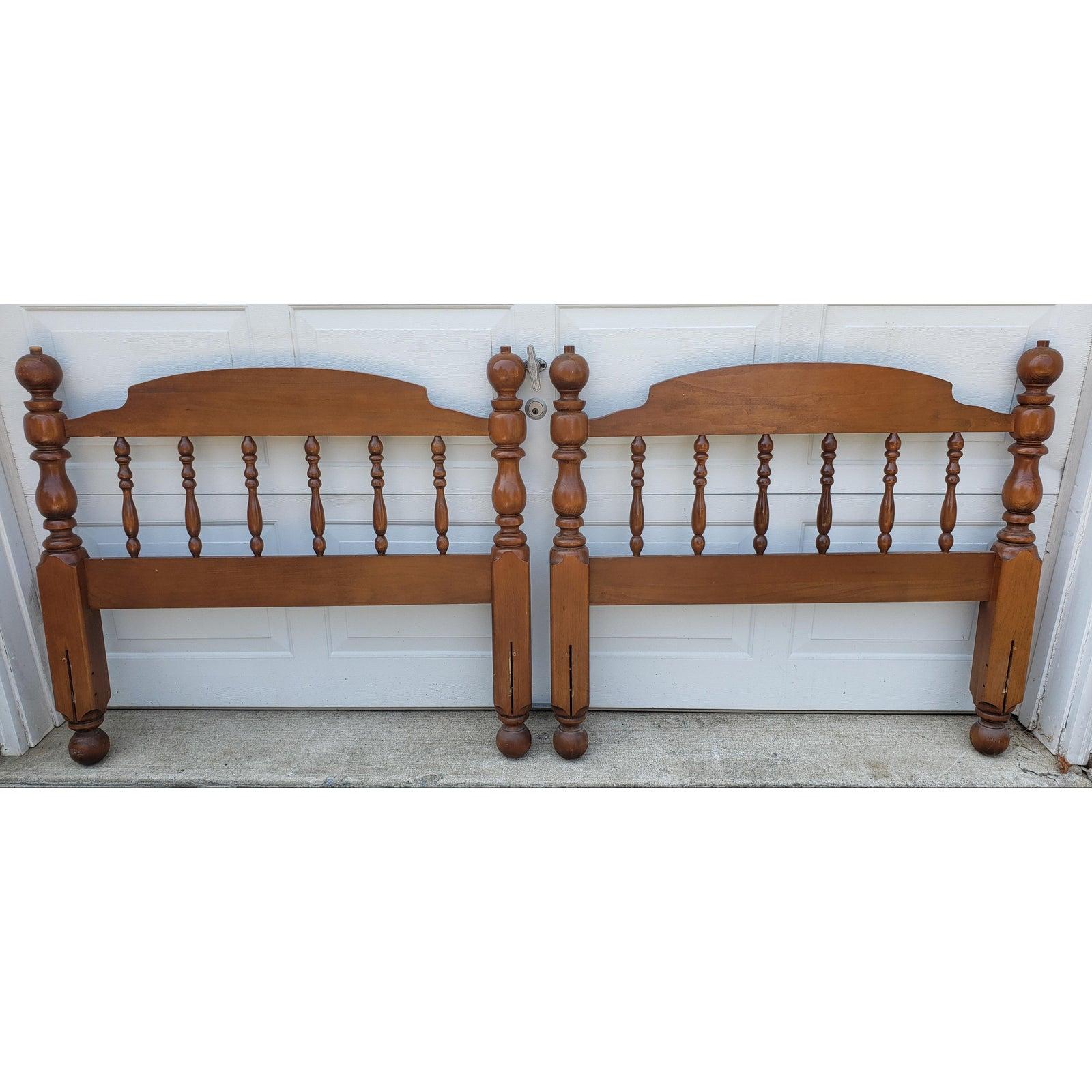Vintage Maple Conant Ball Twin Headboards, a Pair In Good Condition In Germantown, MD