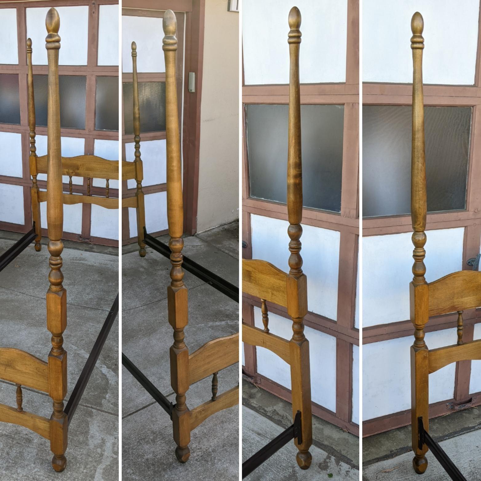 Unknown Vintage Maple Four-Poster Twin Bed For Sale