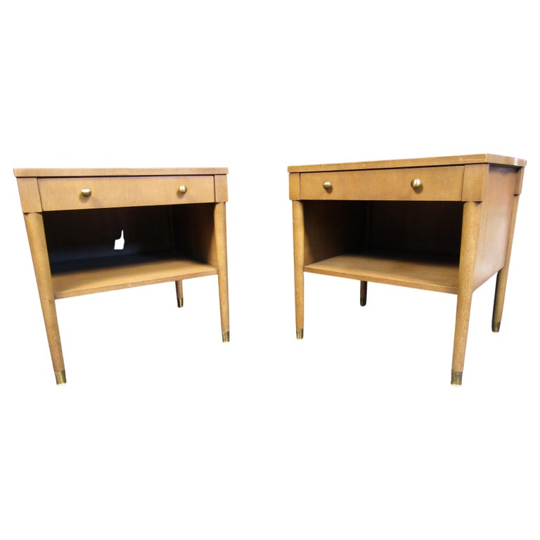 Vintage Maple Nightstands by Henredon For Sale at 1stDibs