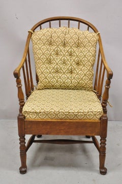 Vintage Maple Wood Bowed Windsor Fan Back Colonial Lounge Arm Chair