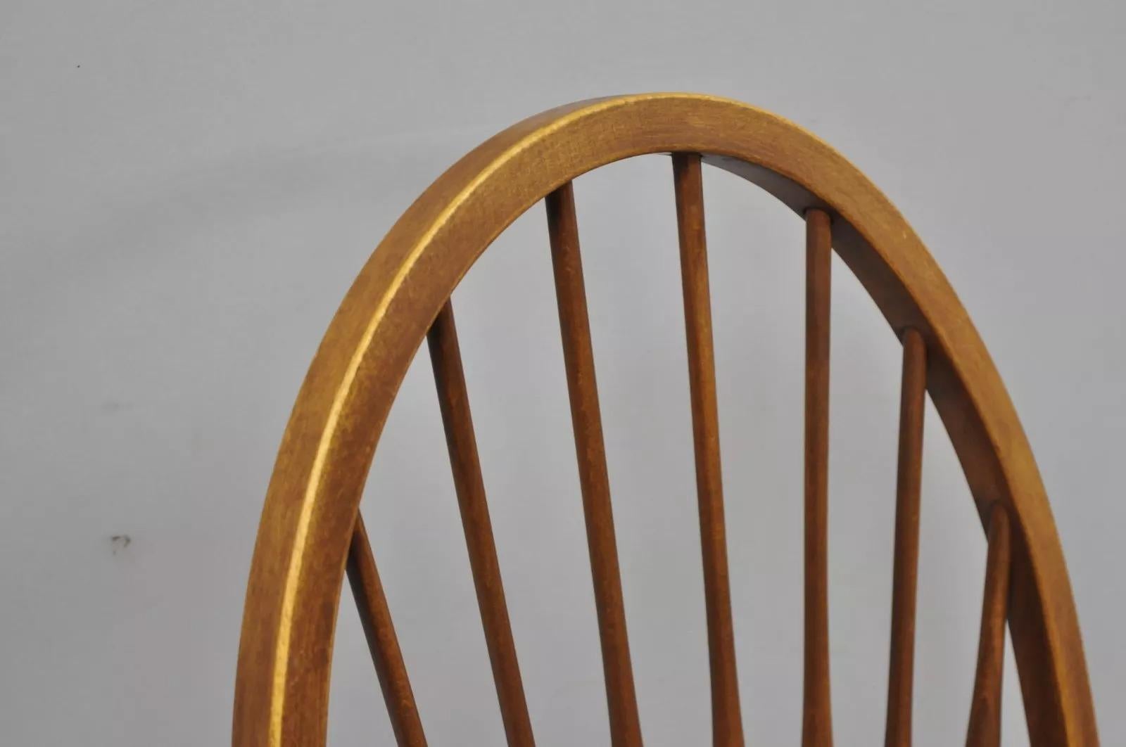 Vintage Maple Wood Fan Back Colonial Windsor Dining Side Chair Made in Slovenia In Good Condition For Sale In Philadelphia, PA