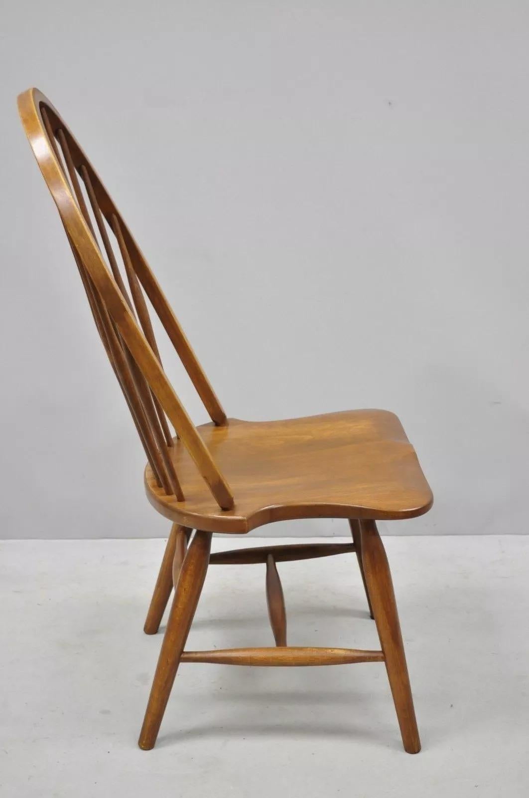 Vintage Maple Wood Fan Back Colonial Windsor Dining Side Chair Made in Slovenia For Sale 1