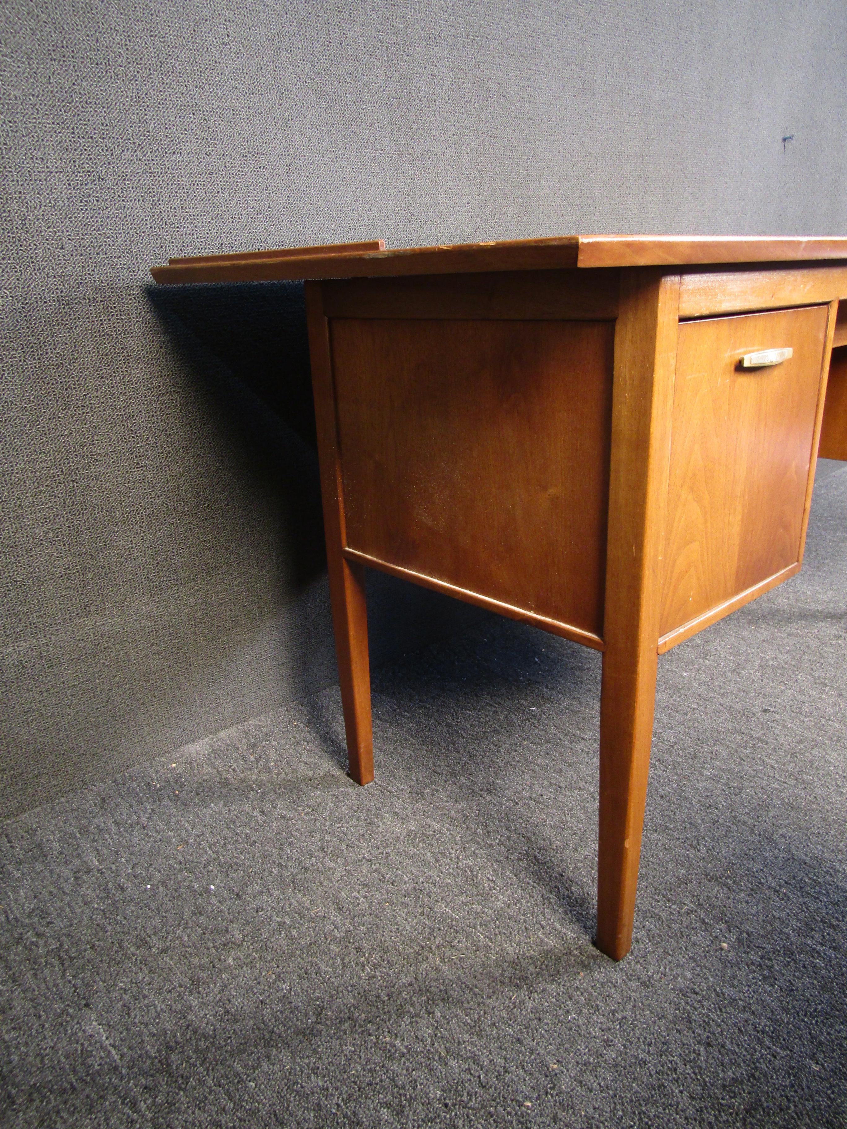 maple desk with drawers
