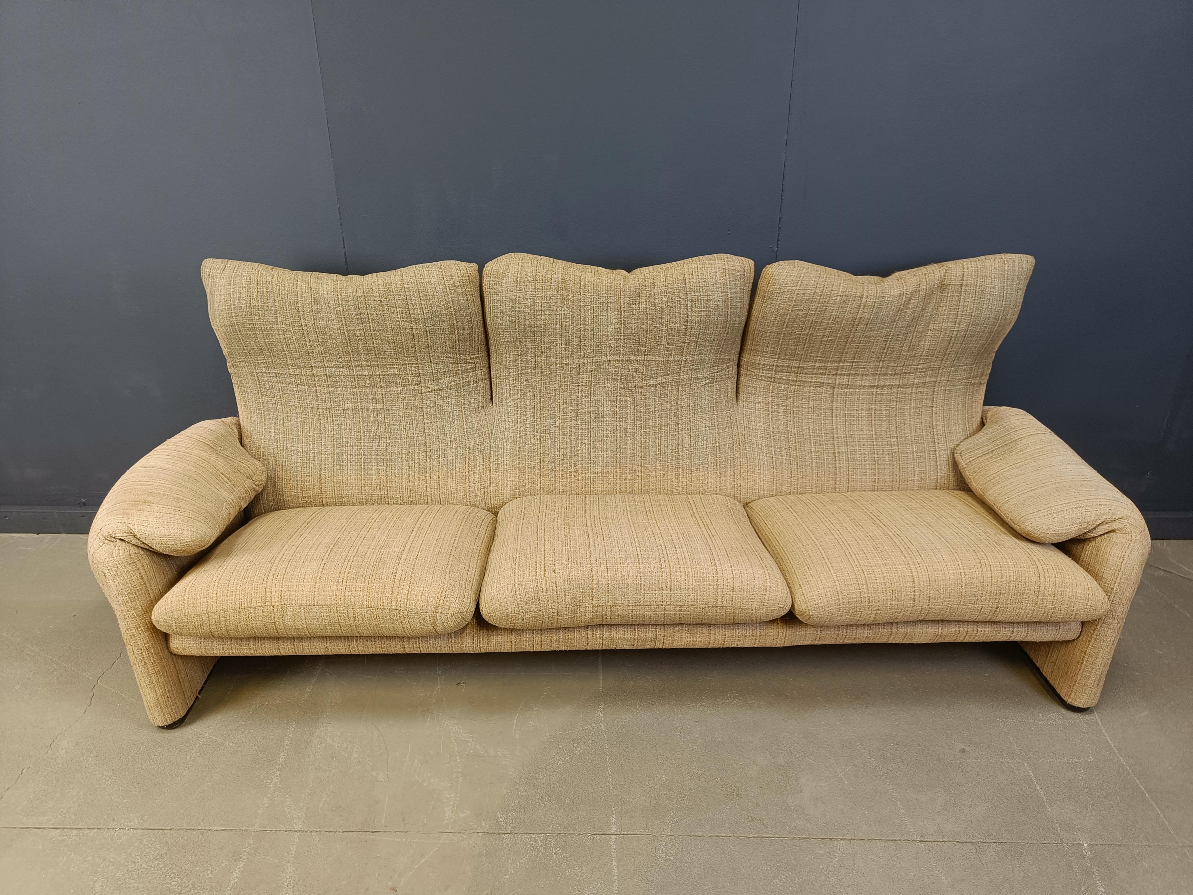 Vintage Maralunga 3 seater sofa by Vico Magistretti for Cassina, 1973 In Good Condition In Leuven, Vlaams Gewest