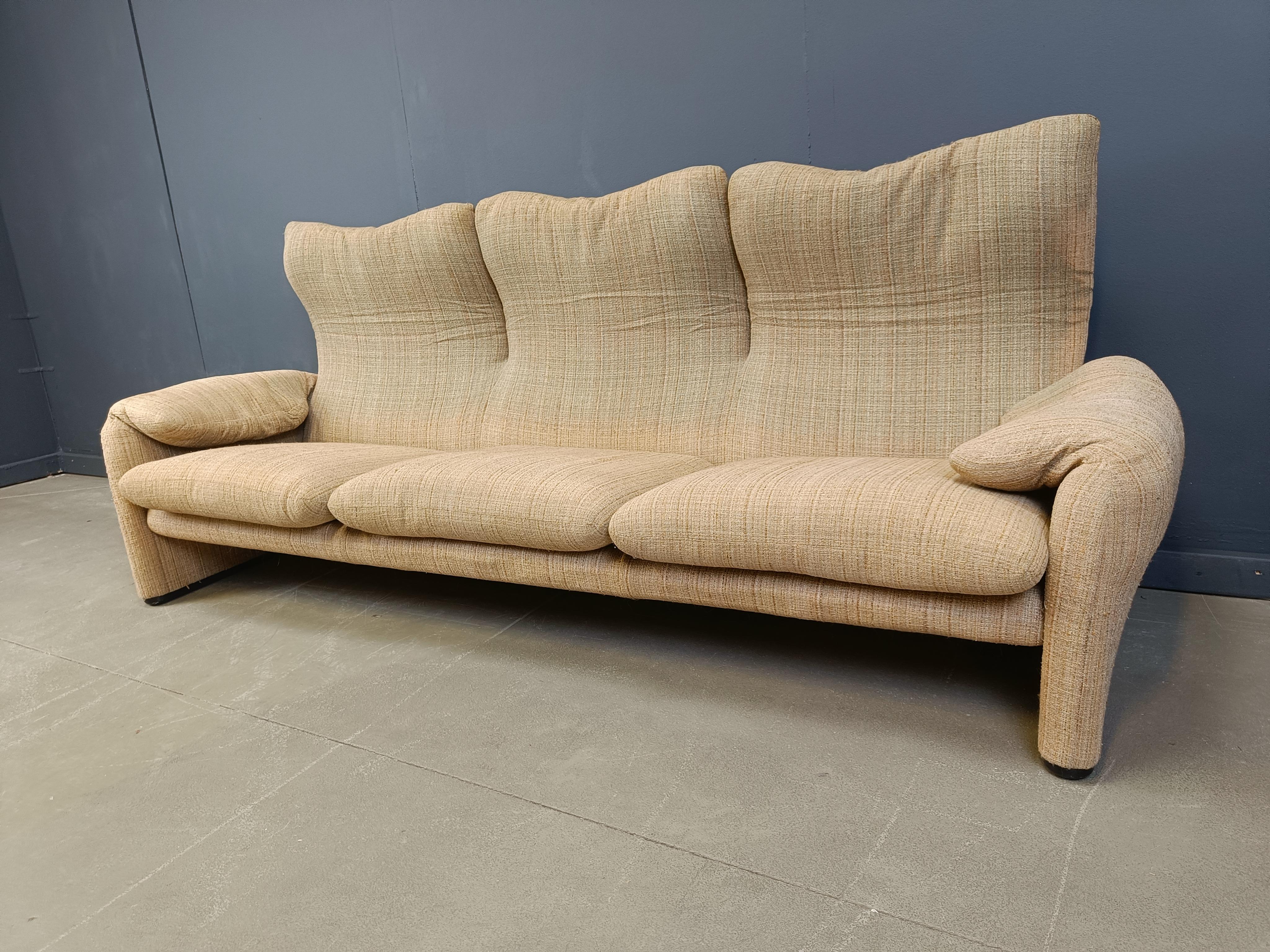 Late 20th Century Vintage Maralunga 3 seater sofa by Vico Magistretti for Cassina, 1973