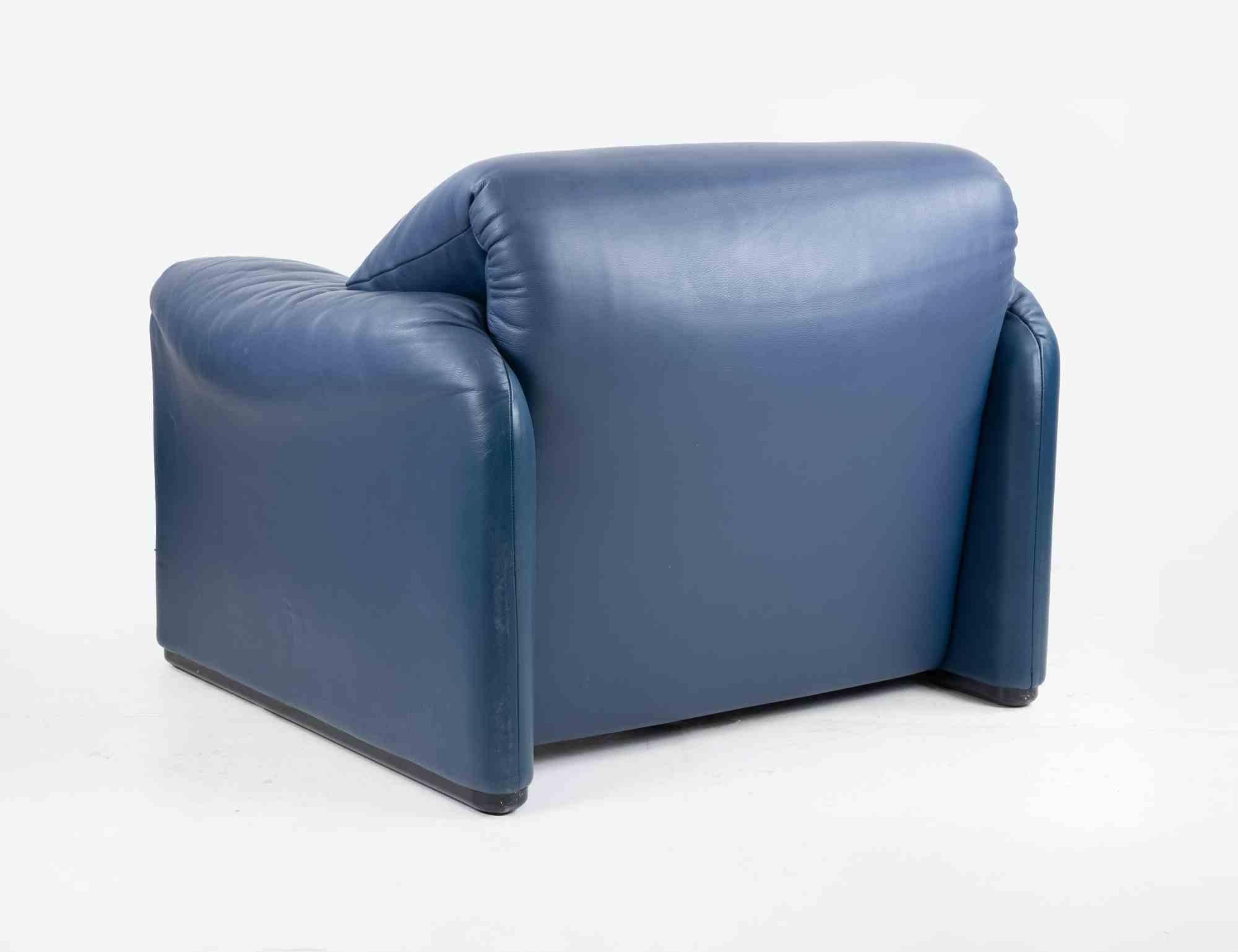 Metal Vintage Maralunga Blue Leather Armchair by Vico Magistretti for Cassina, 1970s For Sale