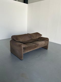 Vintage 'Maralunga' Iconic Two-Seater Sofa by Vico Magistretti for Cassina, 70s