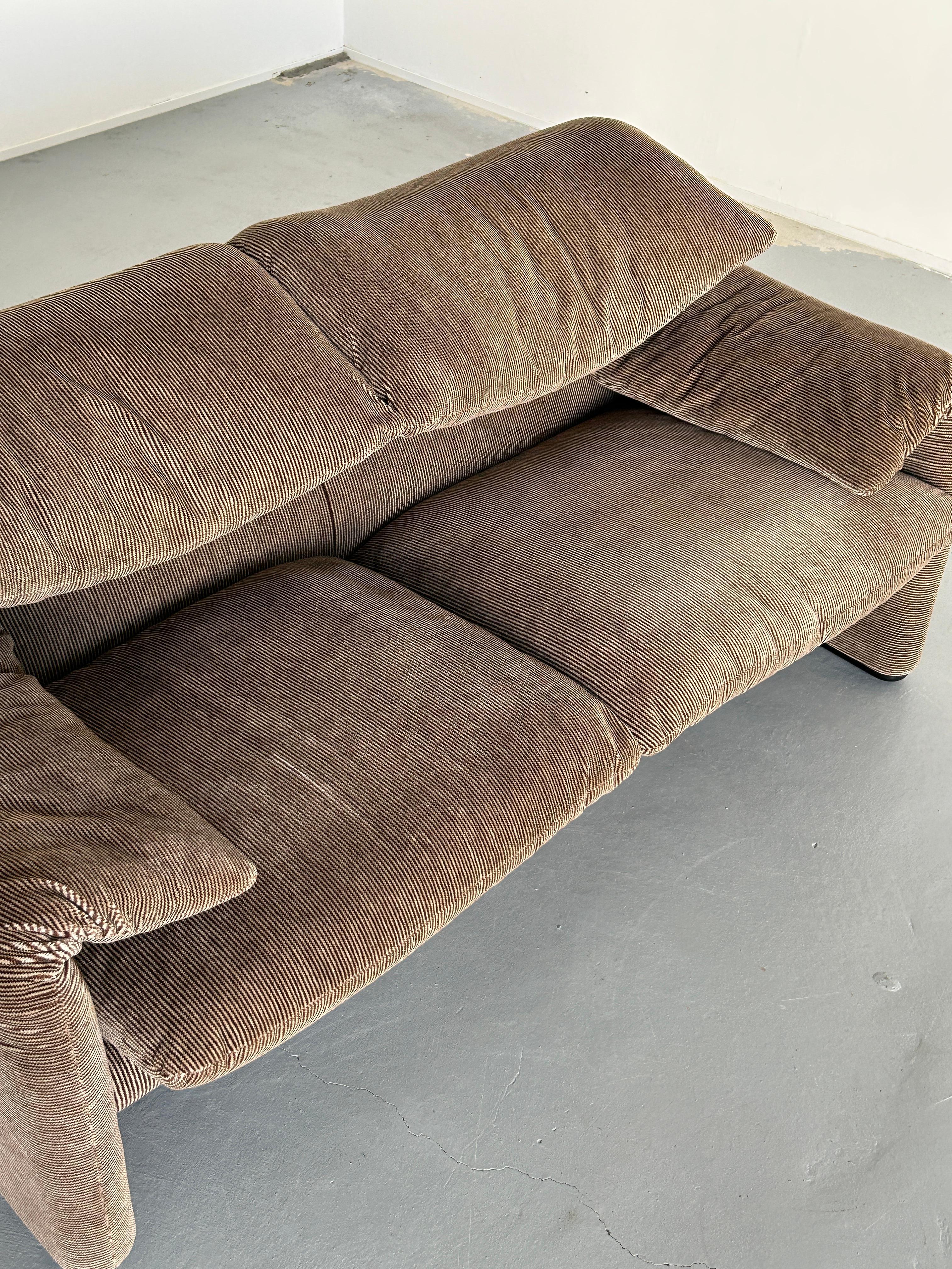 Late 20th Century Vintage 'Maralunga' Iconic Two-Seater Sofa by Vico Magistretti for Cassina, 70s
