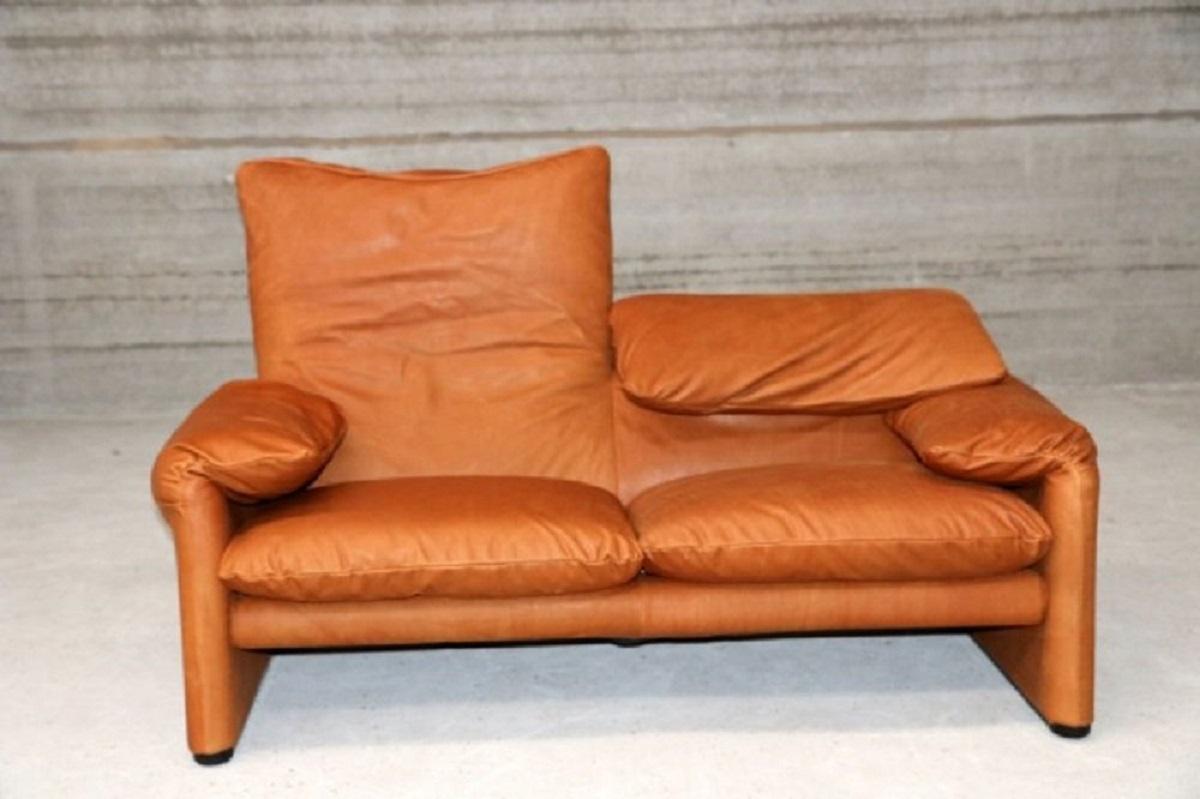 Leather Vintage Maralunga Two-Seat Sofa by Vico Magistretti for Cassina For Sale