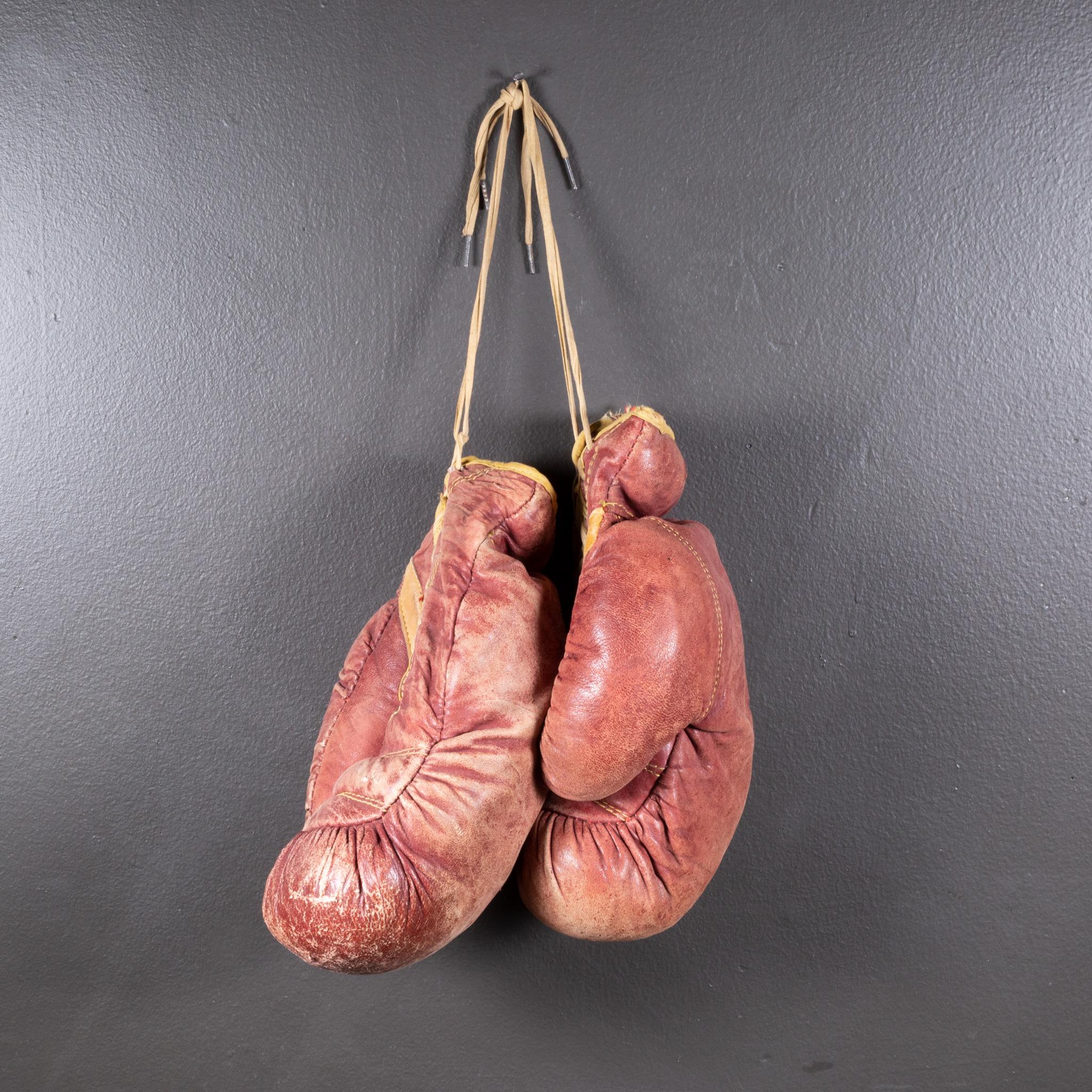 American Vintage Marathon Leather Boxing Gloves c.1950-1960 (FREE SHIPPING) For Sale