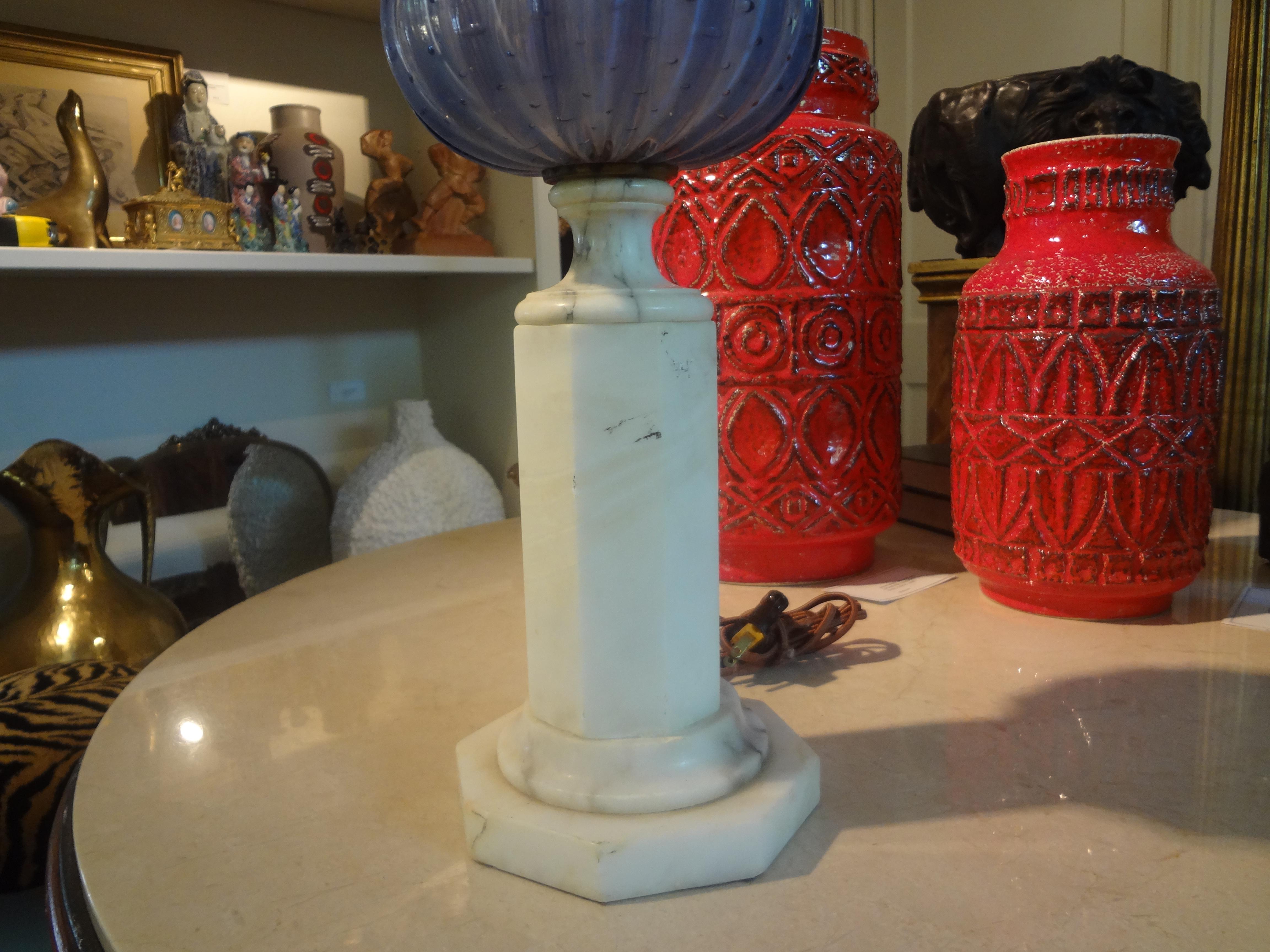 Milieu du XXe siècle Lampe vintage en marbre et verre de Murano par Marbro