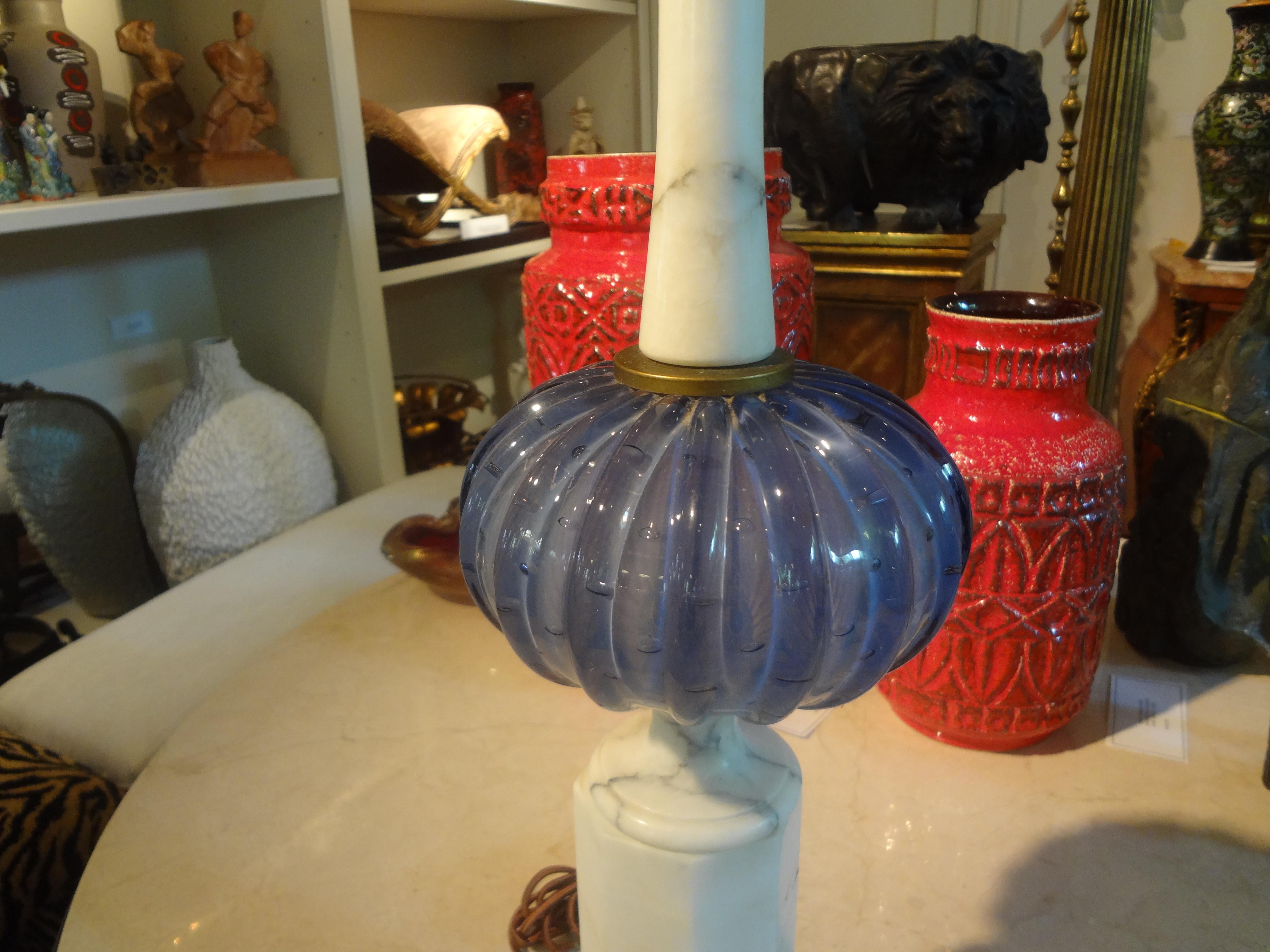 Verre de Murano Lampe vintage en marbre et verre de Murano par Marbro