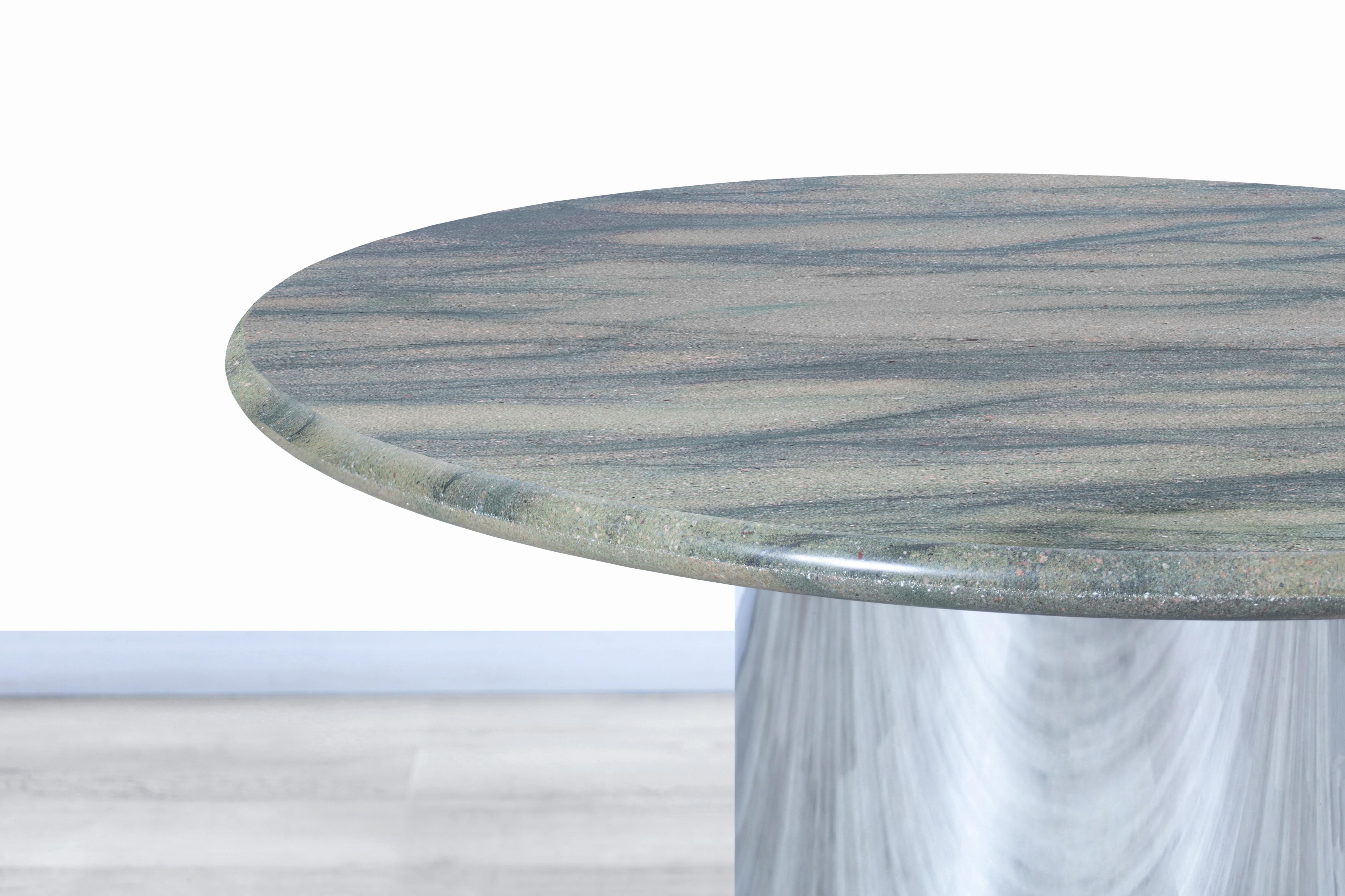 Mid-Century Modern Table de salle à manger ronde vintage en marbre et acier inoxydable en vente