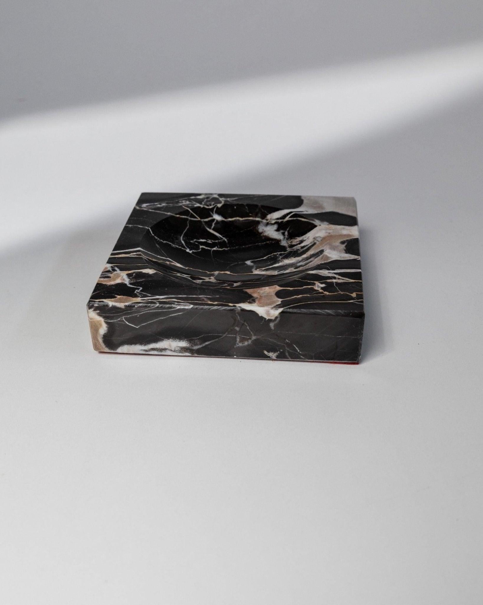 20ième siècle Cendrier vintage en marbre - Marbré noir, beige et blanc, 1970 en vente