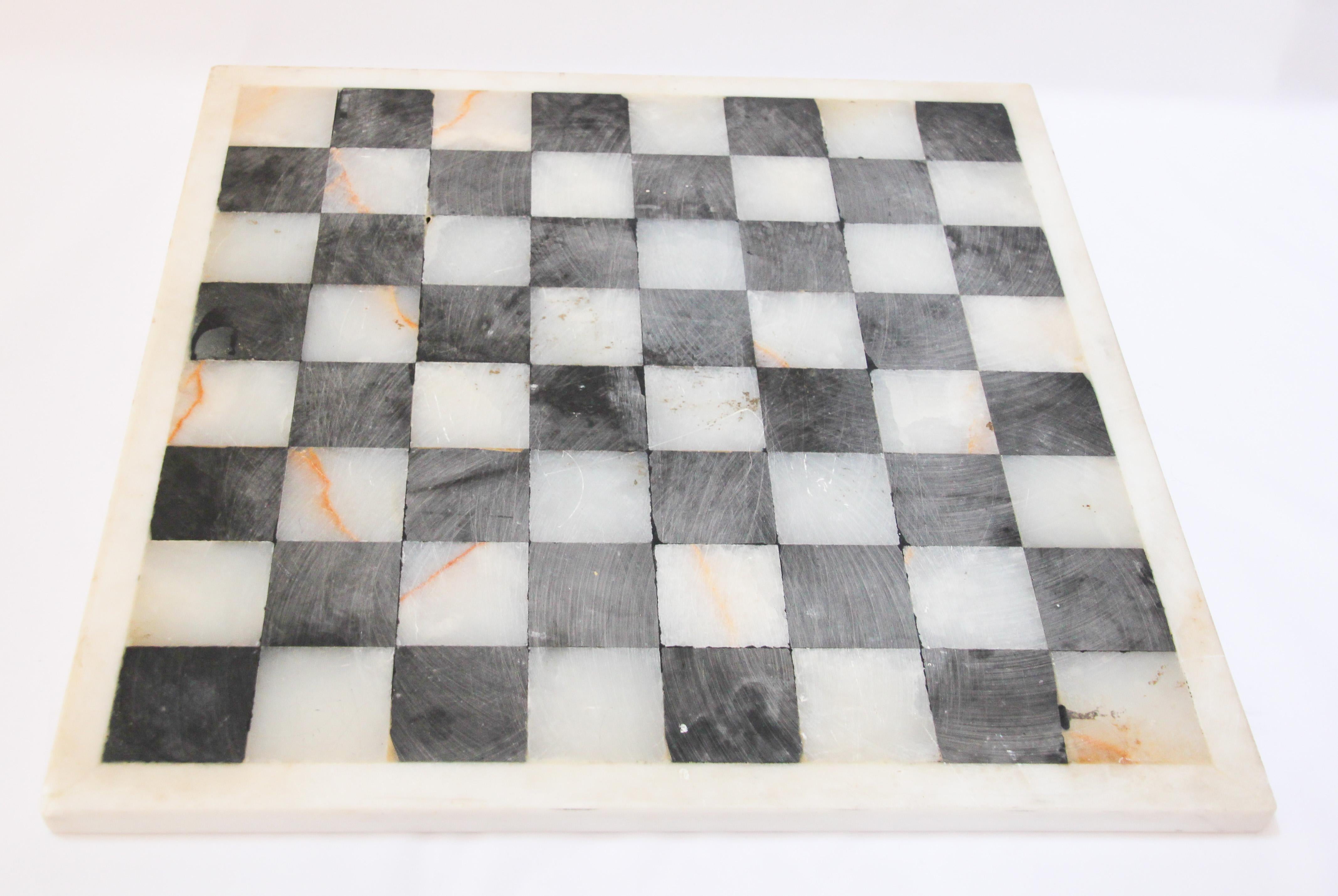 20th Century Vintage Marble Chess Board with Hand Carved Black and White Onyx Chess Pieces
