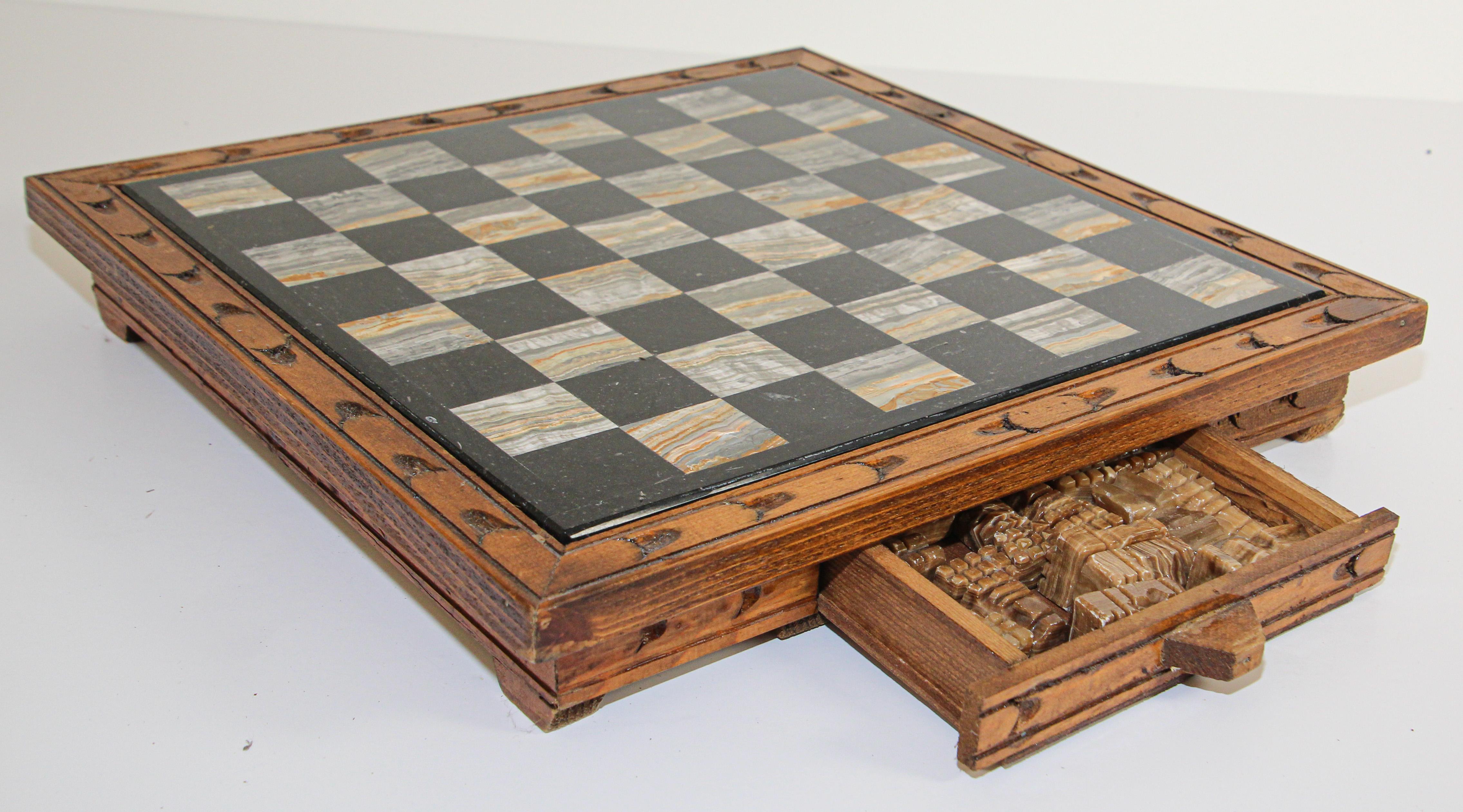 20th Century Vintage Marble Chess Board with Hand Carved Black and White Onyx Chess Pieces