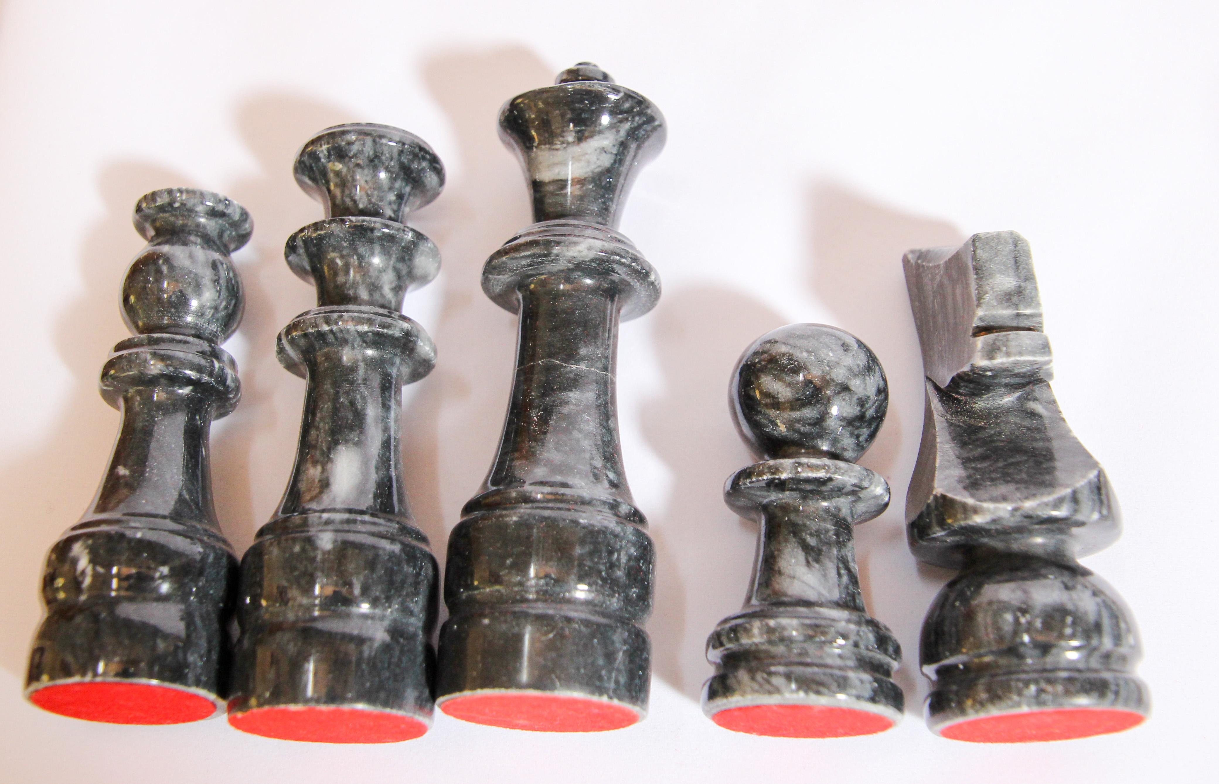 Vintage Marble Chess Board with Hand Carved Black and White Onyx Chess Pieces 1