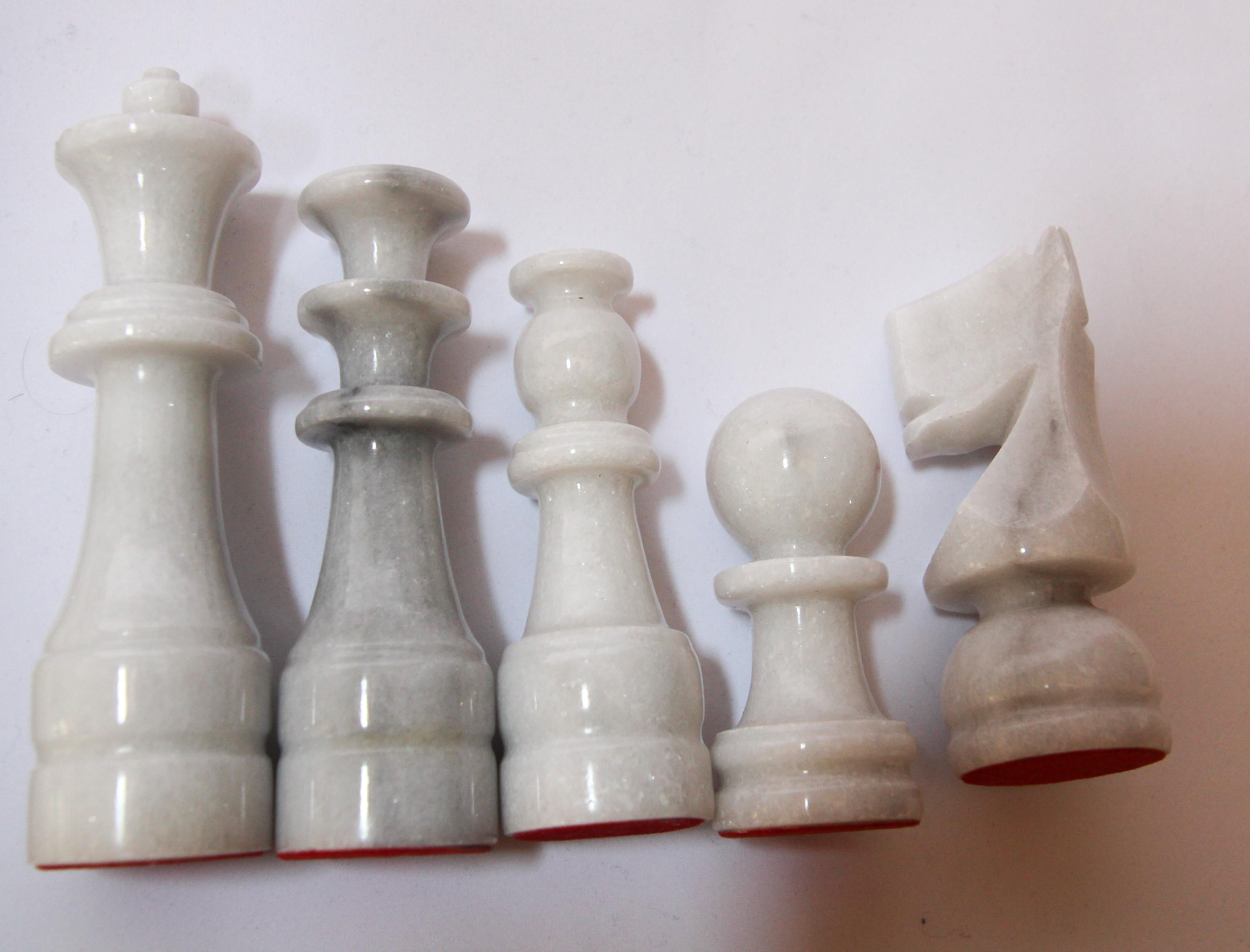 Vintage Marble Chess Board with Hand Carved Black and White Onyx Chess Pieces 2