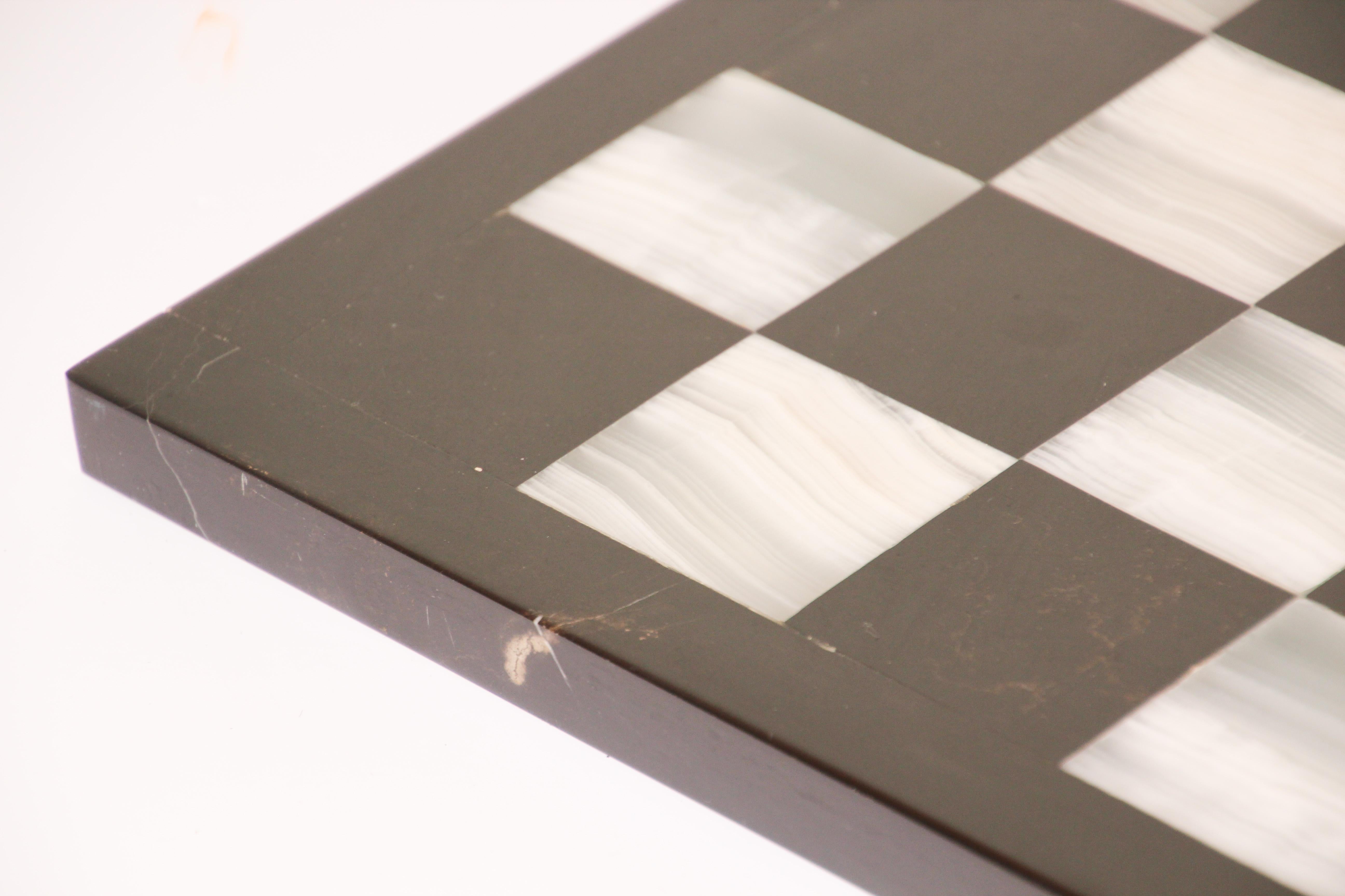 Vintage Marble Chess Board with Hand Carved Black and White Onyx Chess Pieces 5