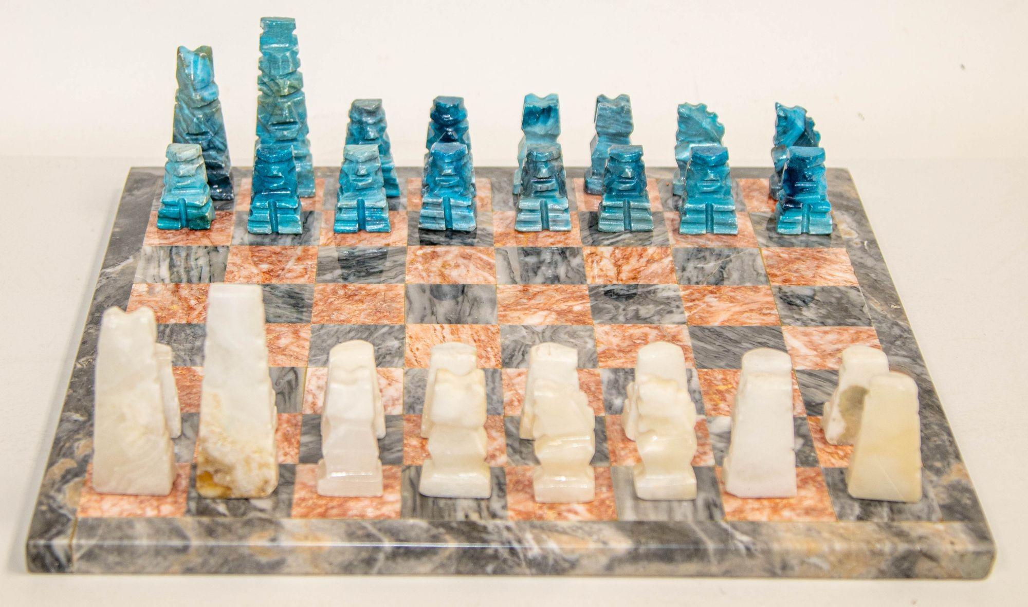 Vintage Marble Chess Set with Hand Carved Turquoise and White Onyx Pieces For Sale 2