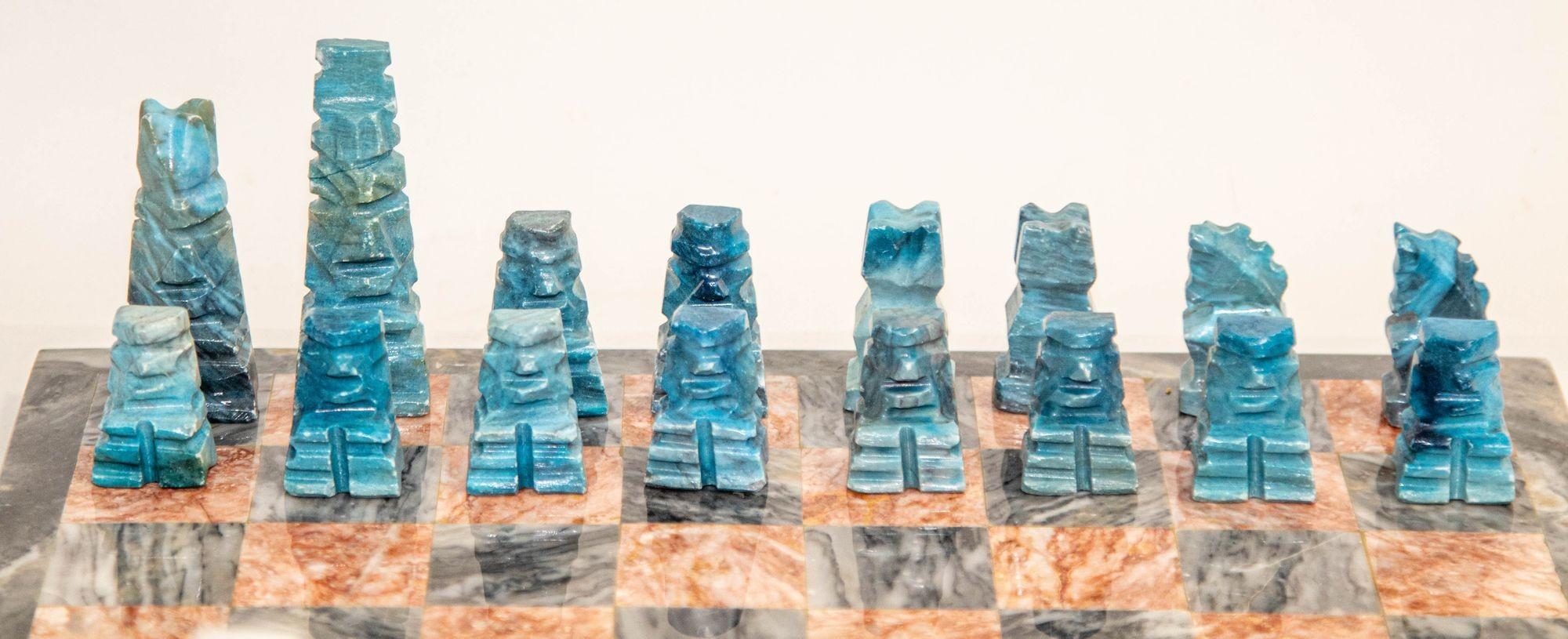 Ensemble d'échecs en marbre vintage avec pièces en onyx blanc et turquoise sculptées à la main en vente 5