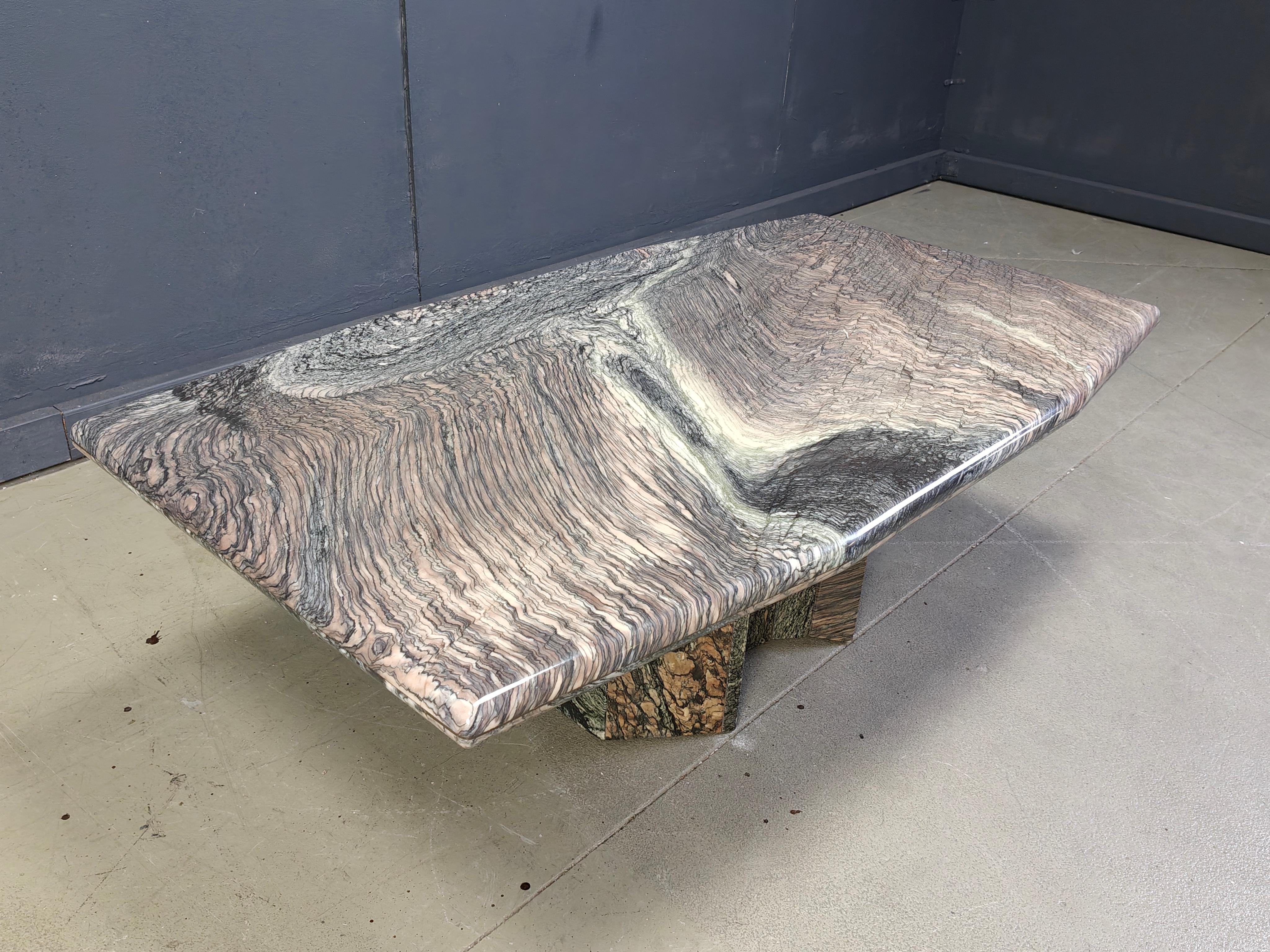 Vintage marble coffee table, 1970s In Good Condition For Sale In Leuven, Vlaams Gewest